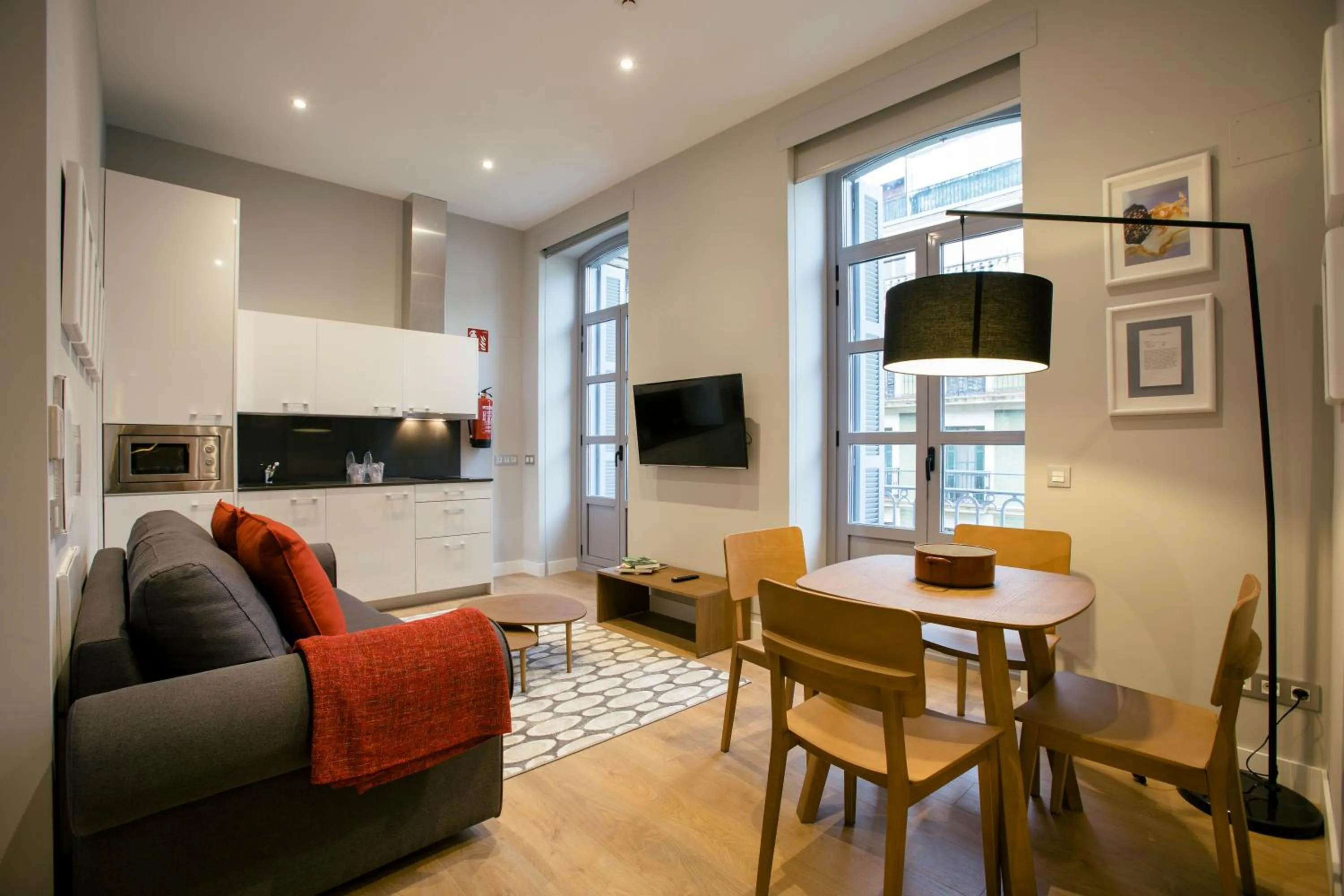 Kitchen or kitchenette in Legazpi Doce Rooms & Suites