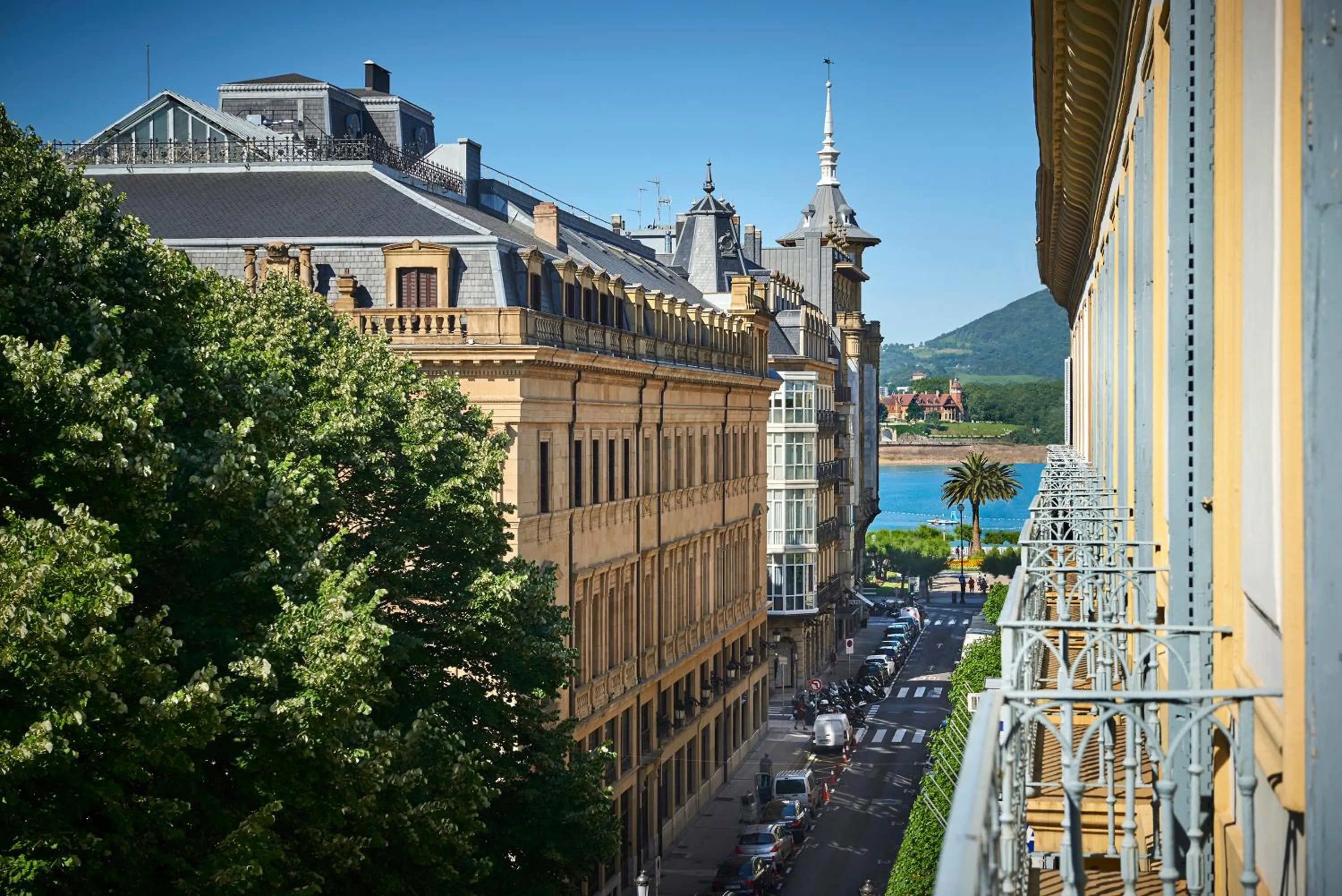 Day in Legazpi Doce Rooms & Suites