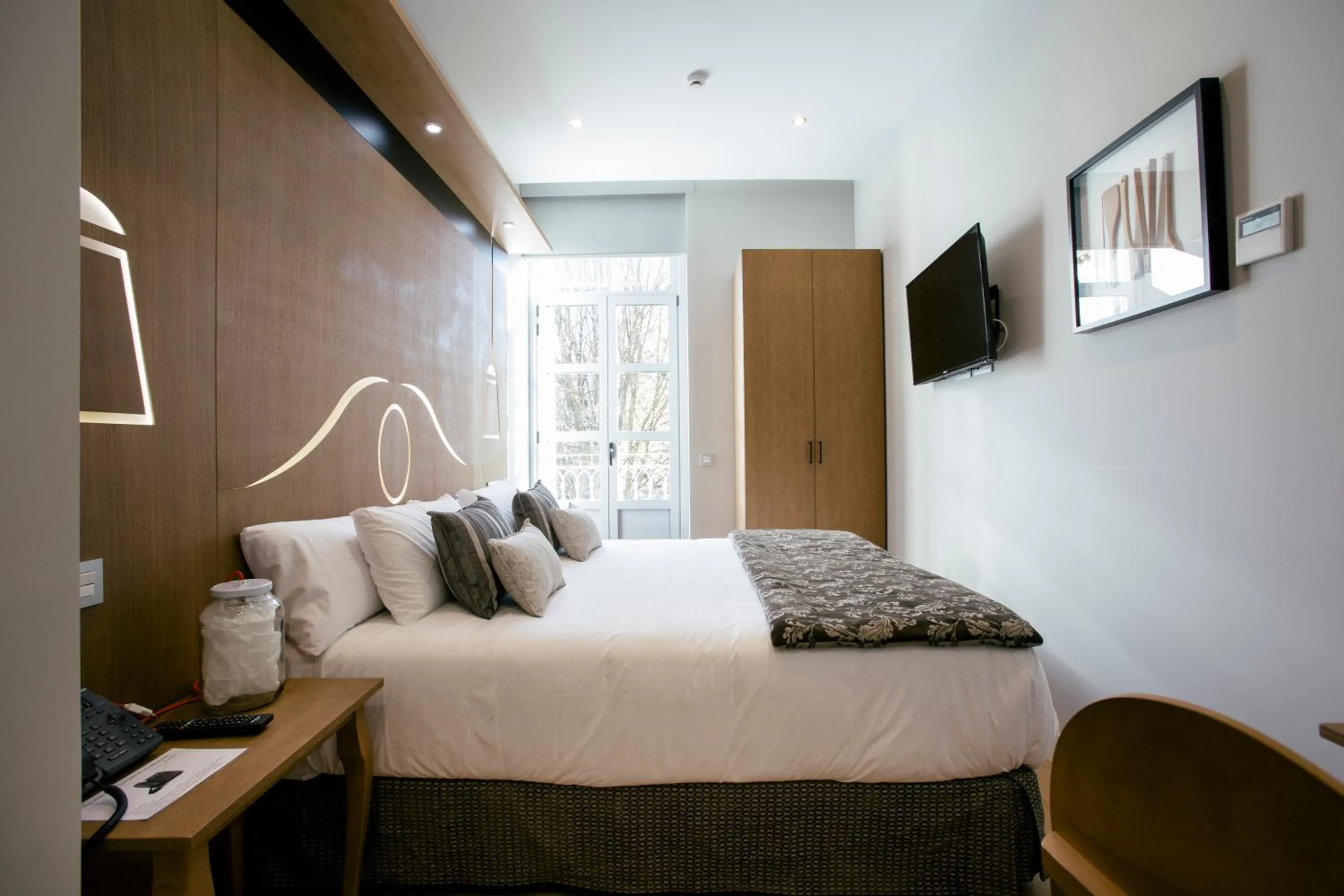 Photo of the whole room, Bed in Legazpi Doce Rooms & Suites