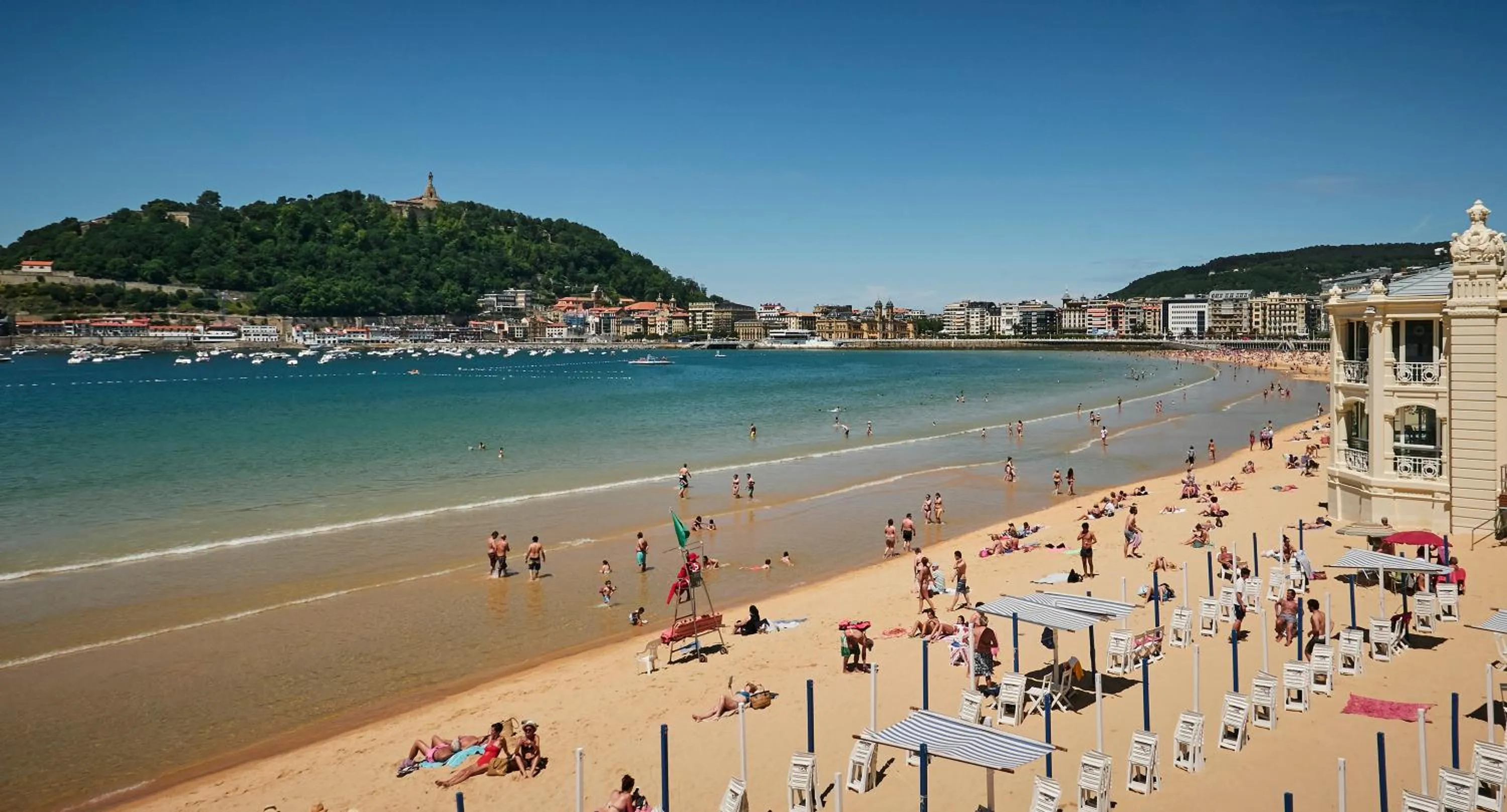 Day in Legazpi Doce Rooms & Suites