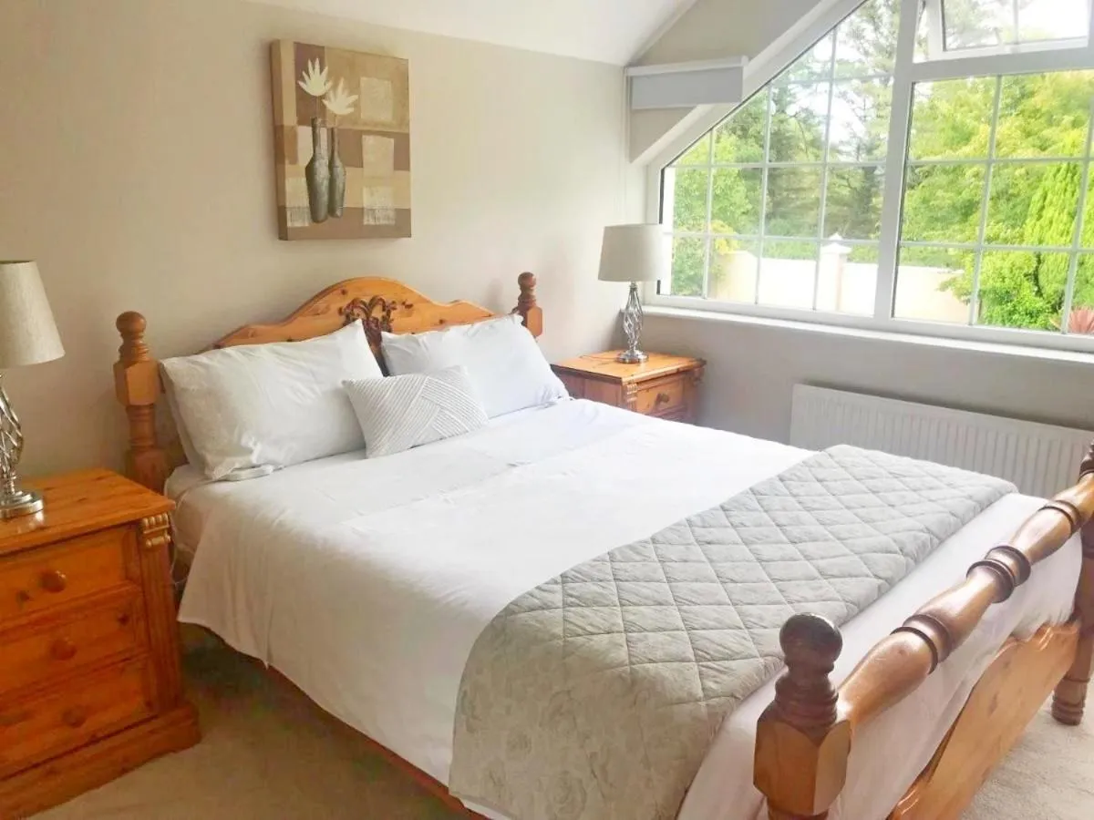 Bedroom, Bed in Leabrook House