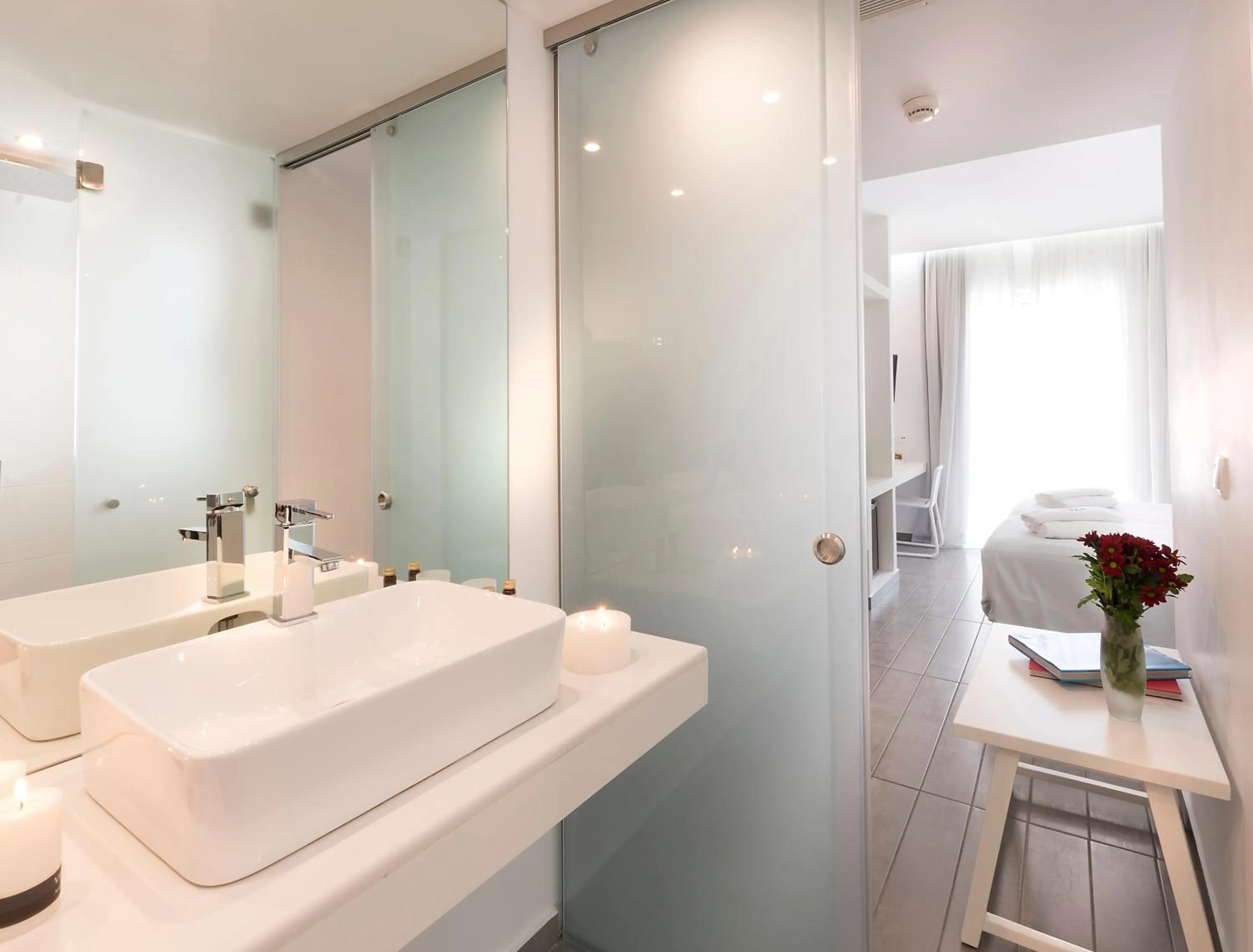 Bathroom in Carolina Hotel since 1934