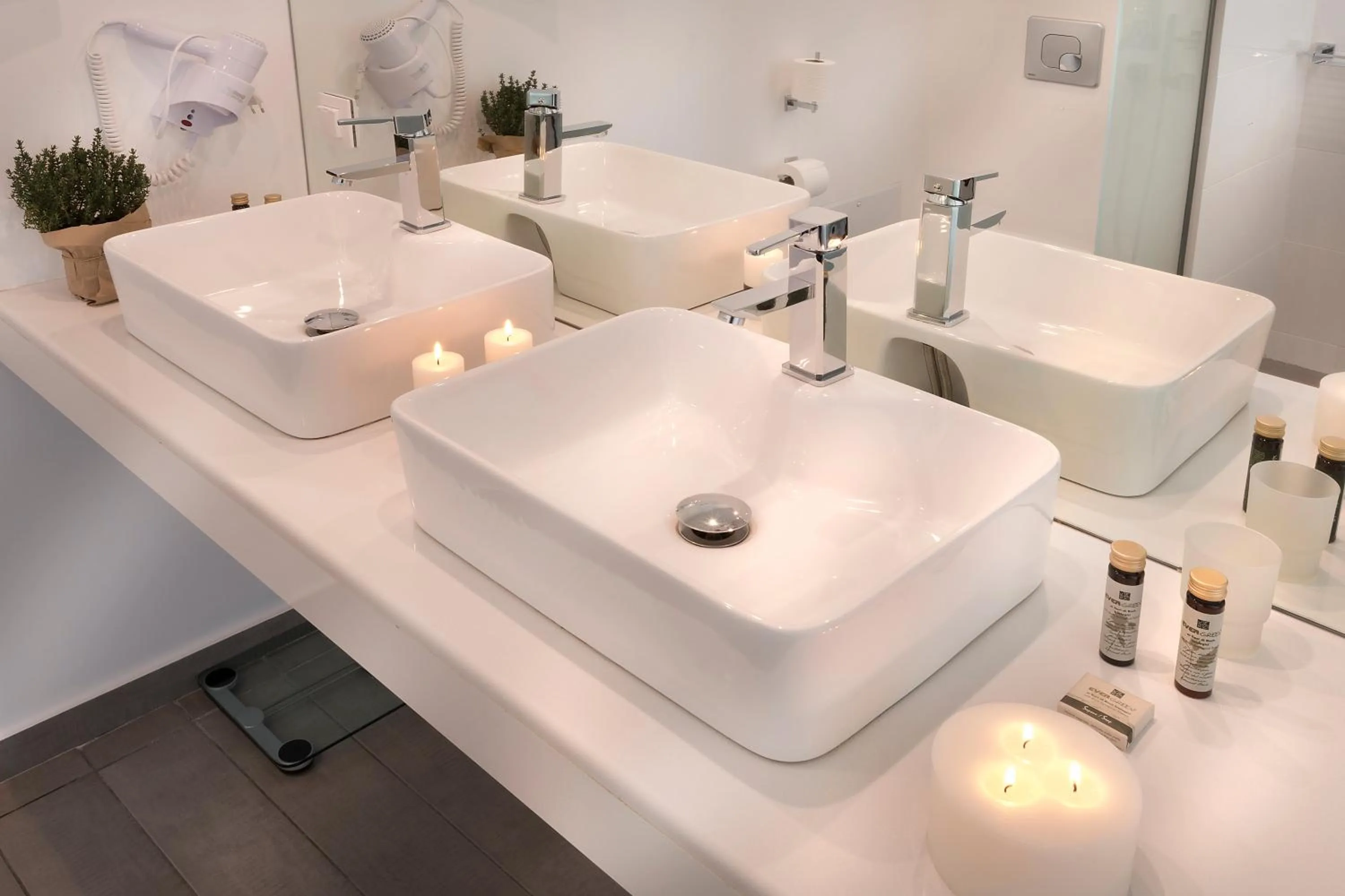 Bathroom in Carolina Hotel since 1934