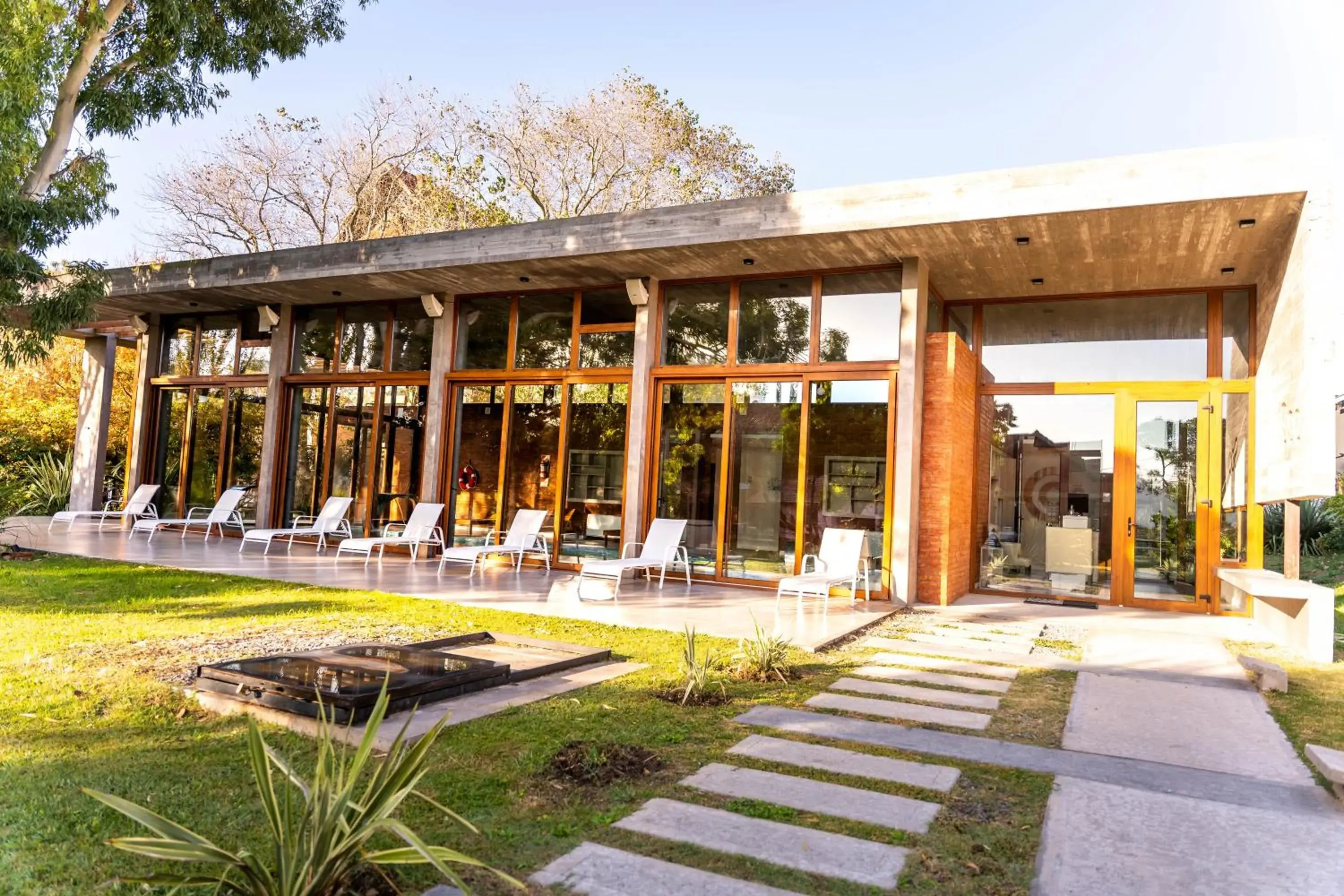 Property building in O2 Hotel Valeria del Mar Property building in O2 Hotel Valeria del Mar