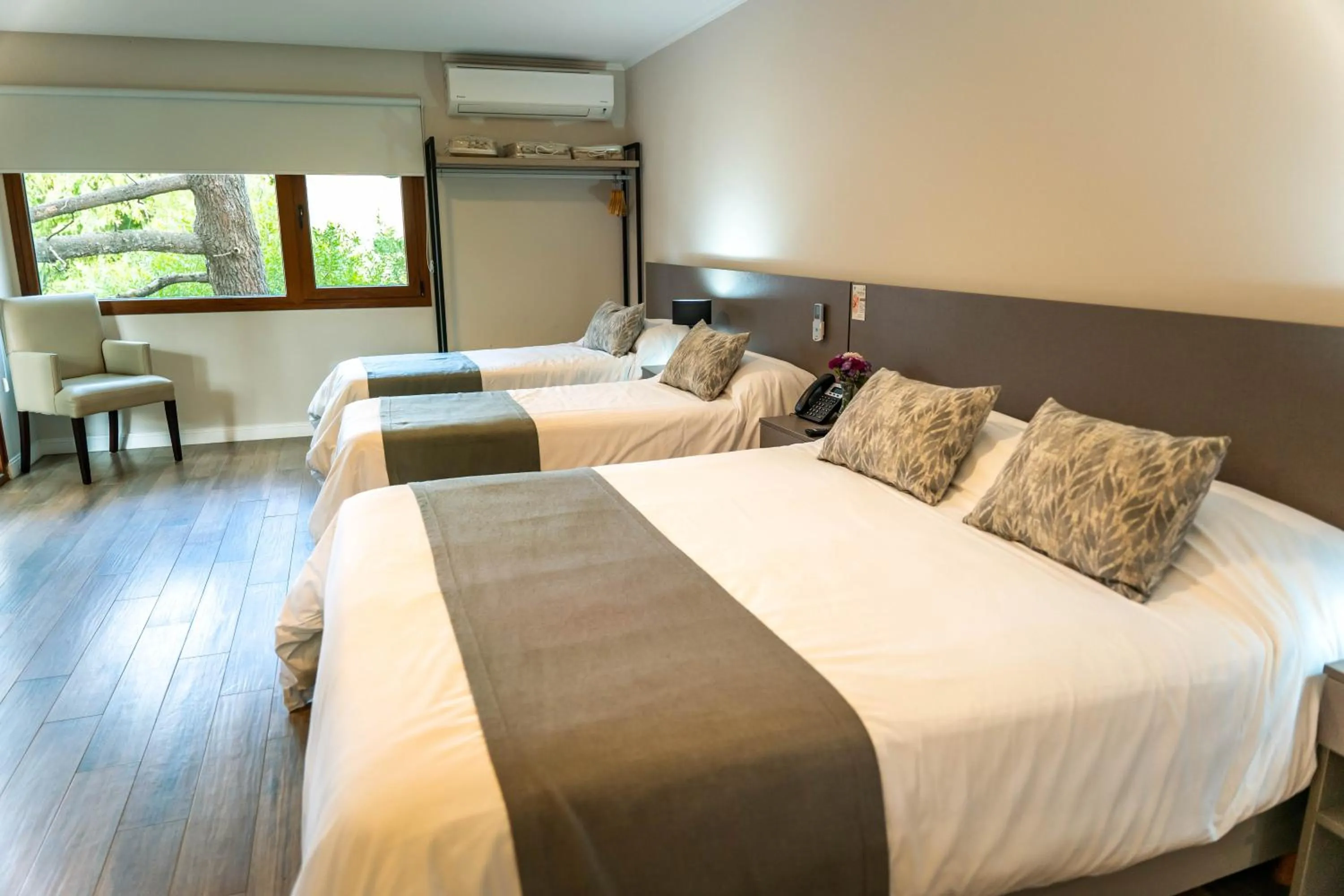 Photo of the whole room, Bed in O2 Hotel Valeria del Mar