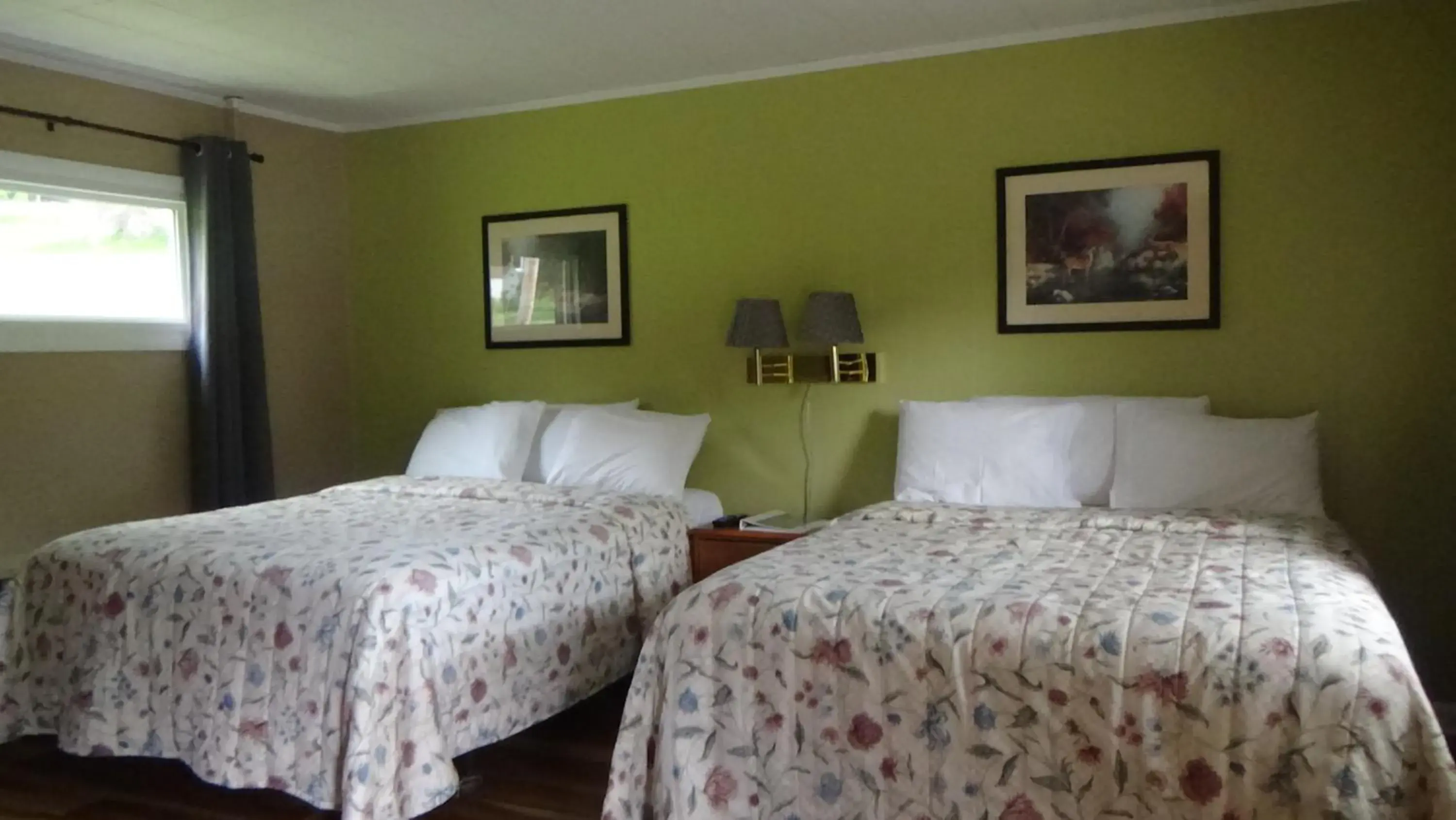 Budget Double Room in Roseloe Motel Budget Double Room in Roseloe Motel