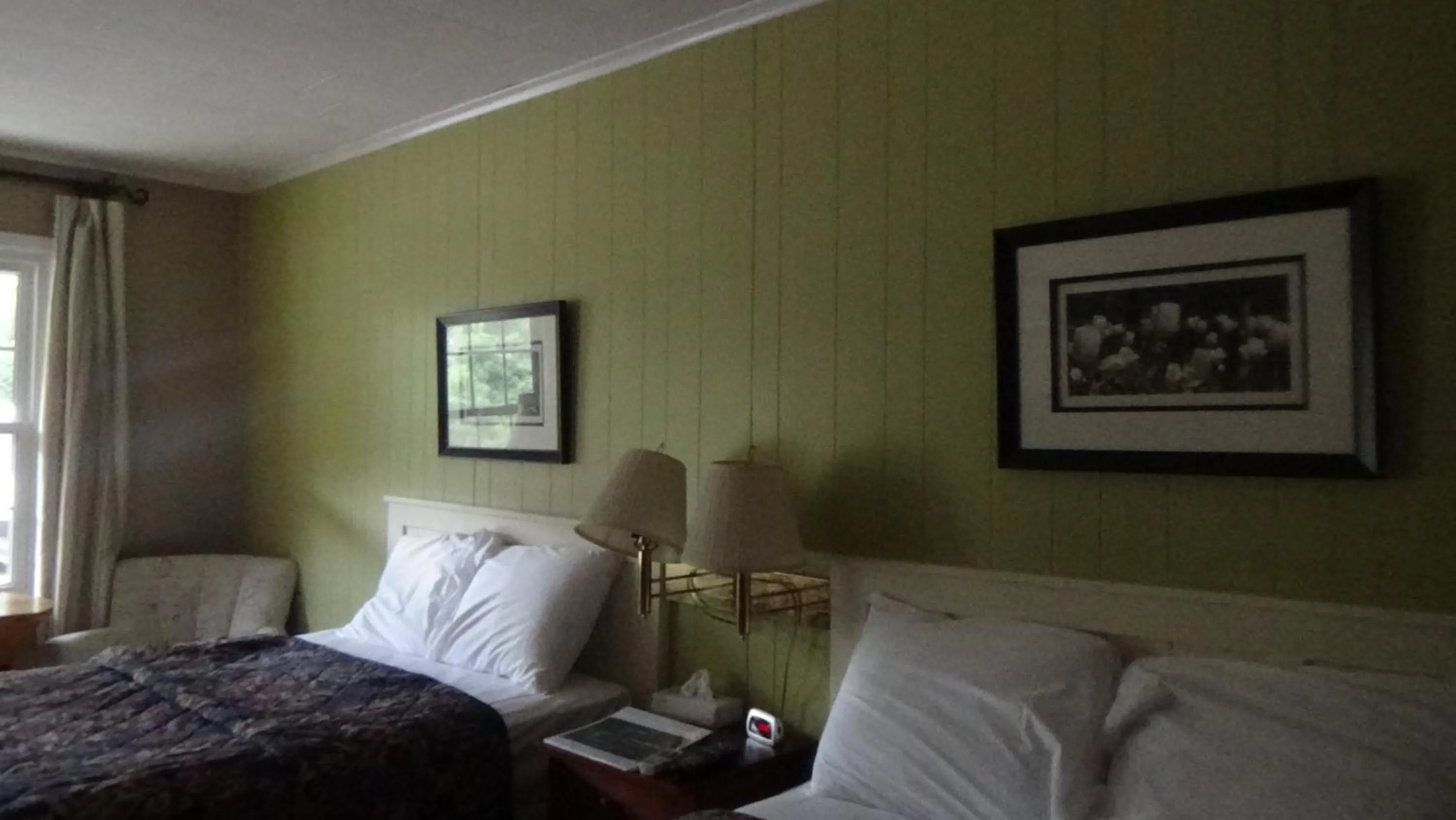 Bed in Roseloe Motel