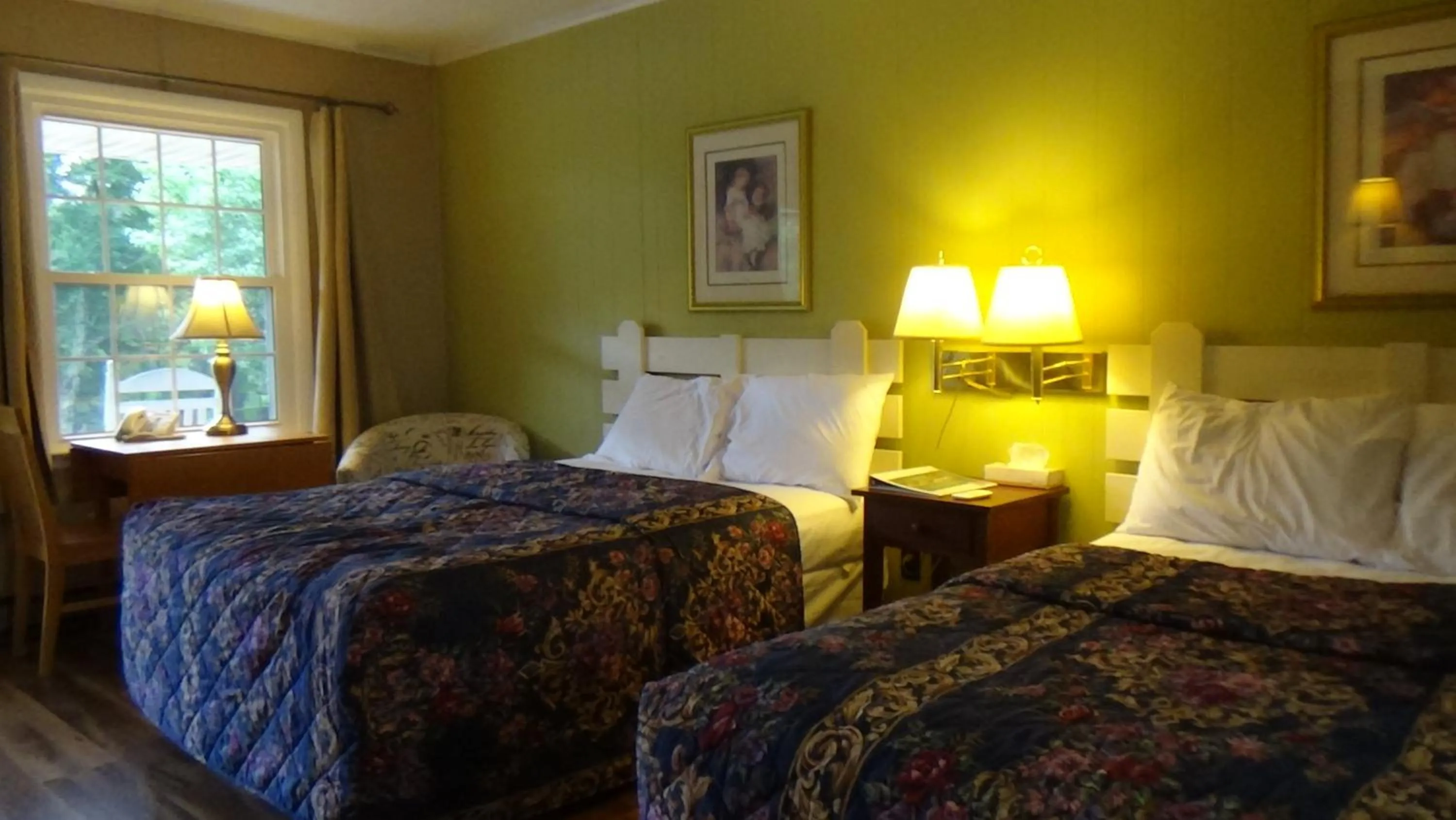 Bed in Roseloe Motel