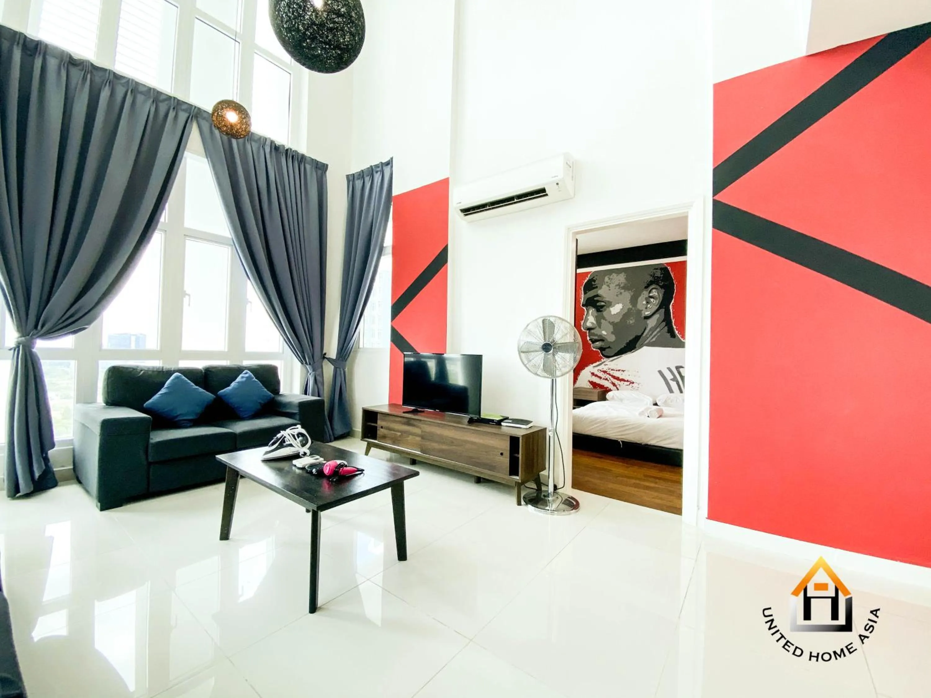 Living room, Bed in Holi 1Medini Themed Suites