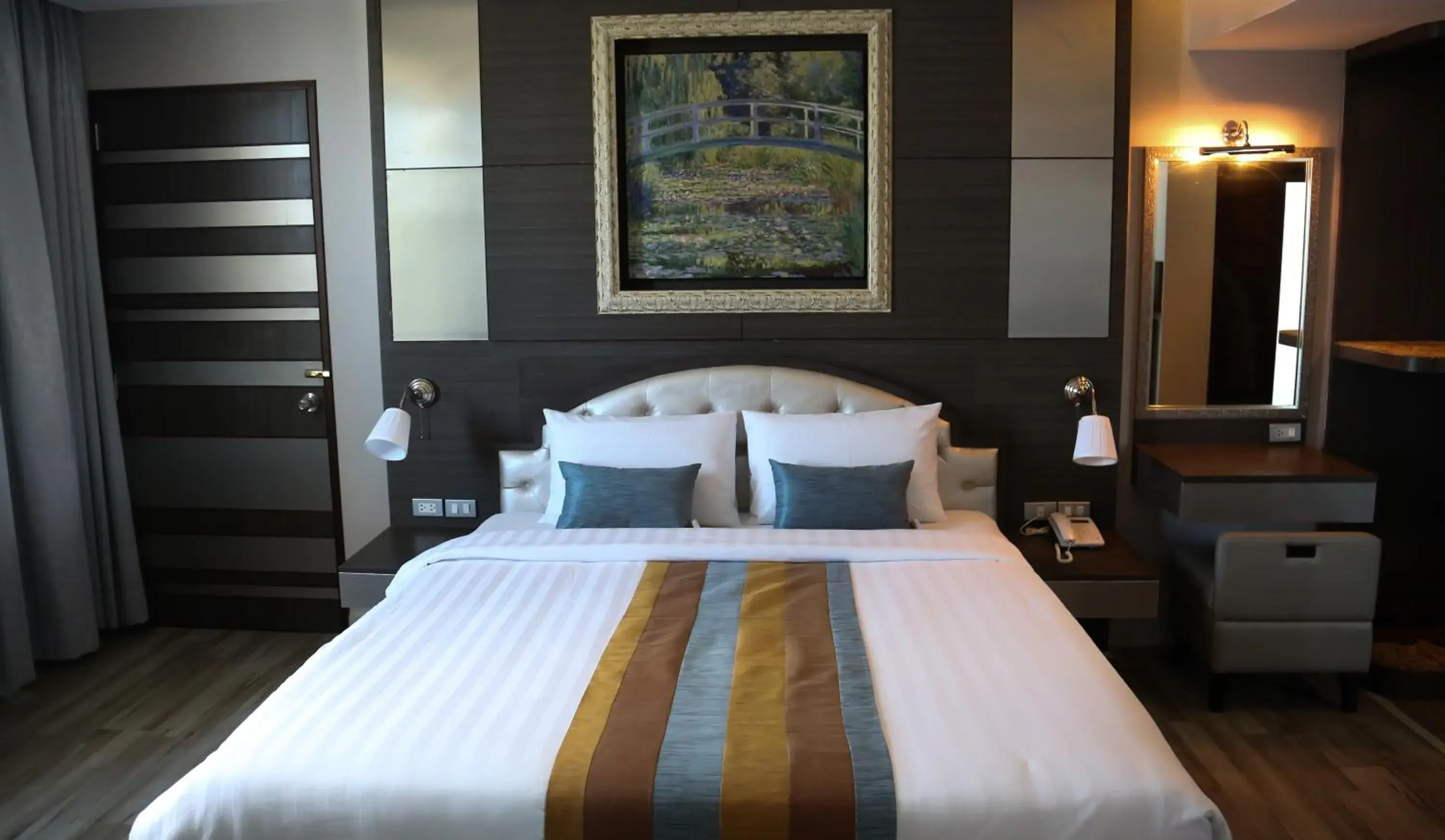 Bed in Gallery Design - SHA Extra Plus Bed in Gallery Design - SHA Extra Plus