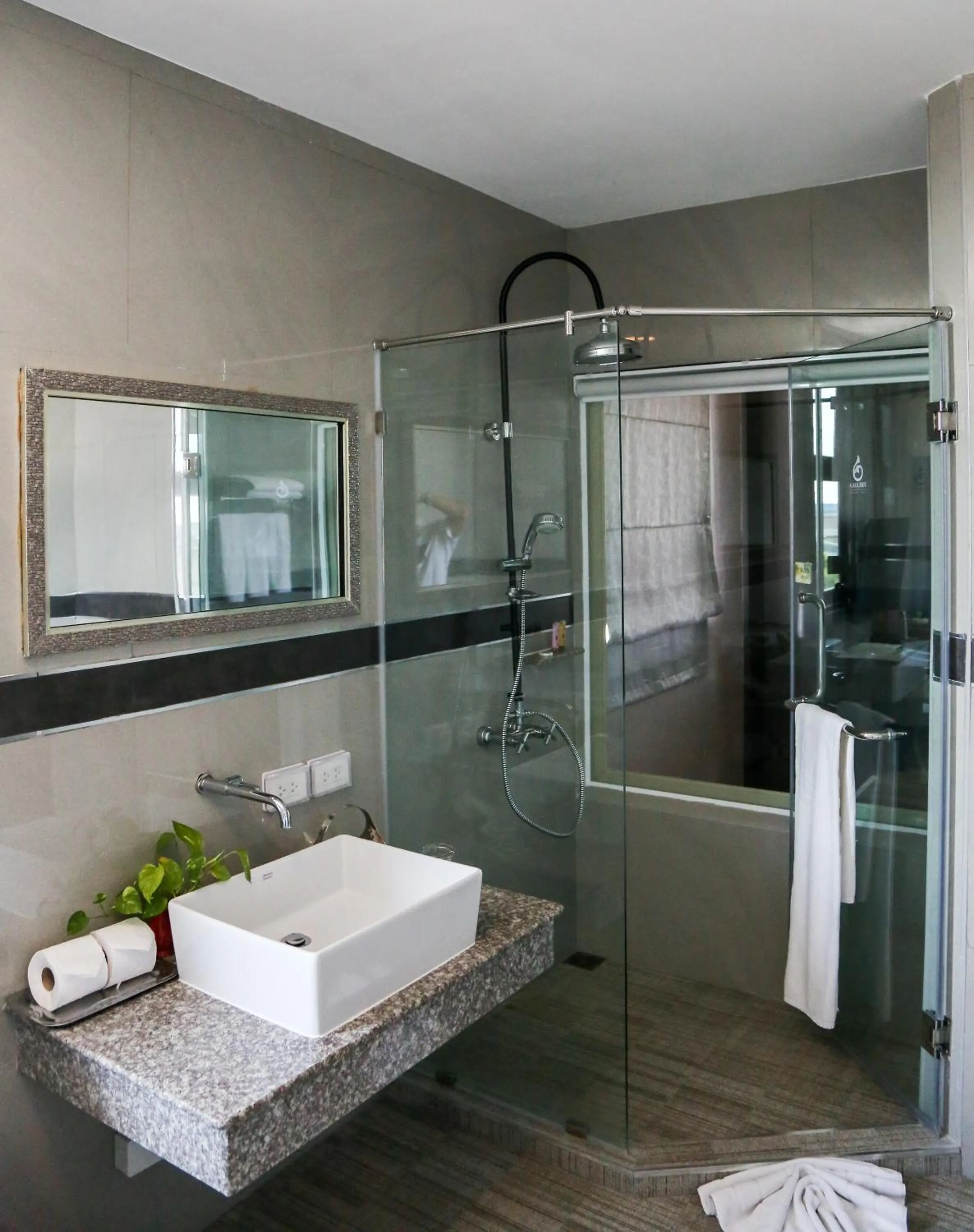 Bathroom in Gallery Design - SHA Extra Plus