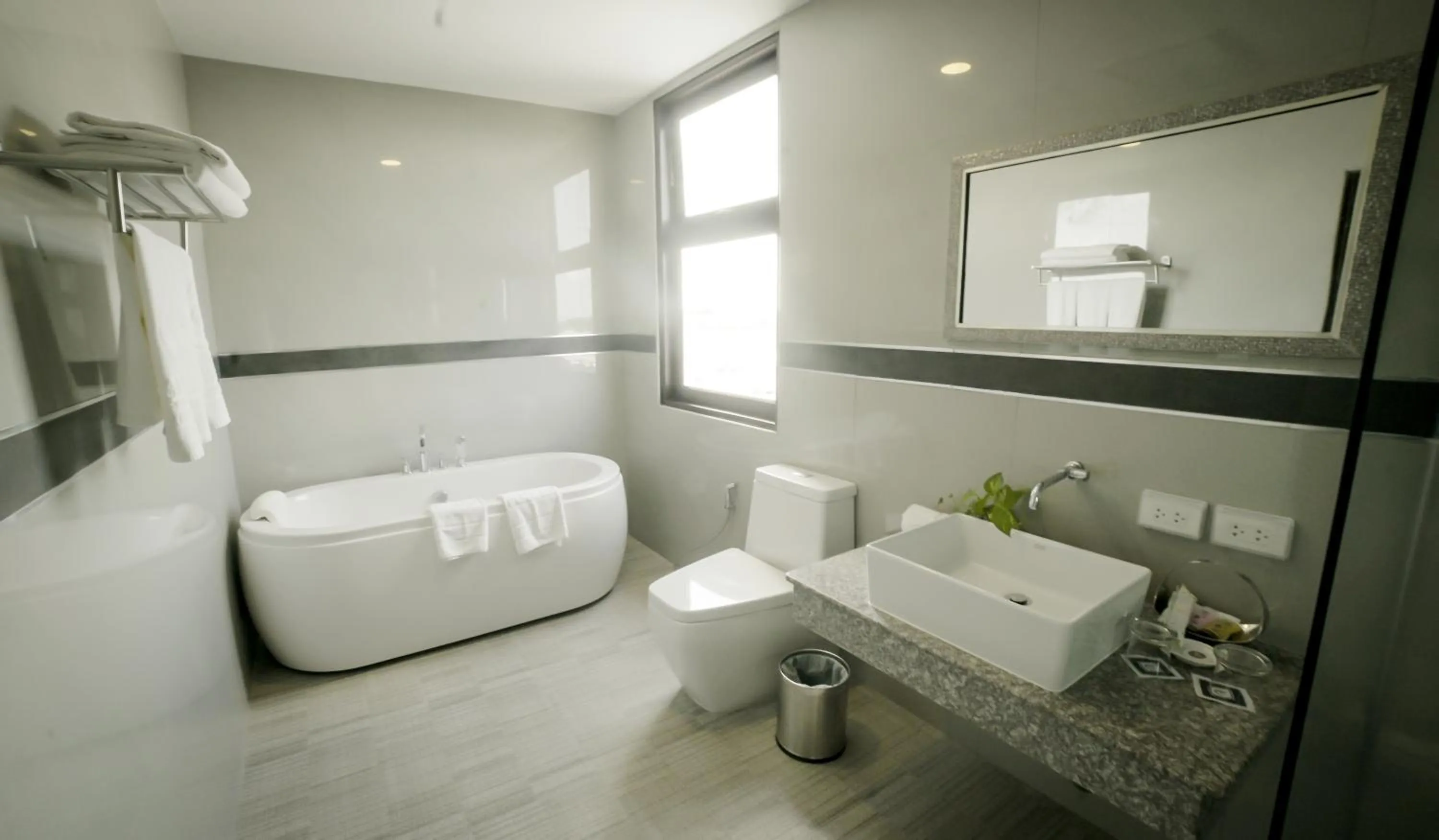 Bathroom in Gallery Design - SHA Extra Plus