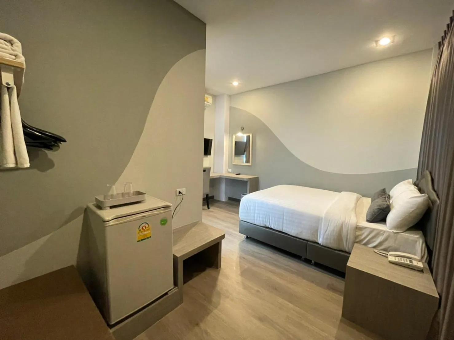 Photo of the whole room, Bed in Gallery Design - SHA Extra Plus