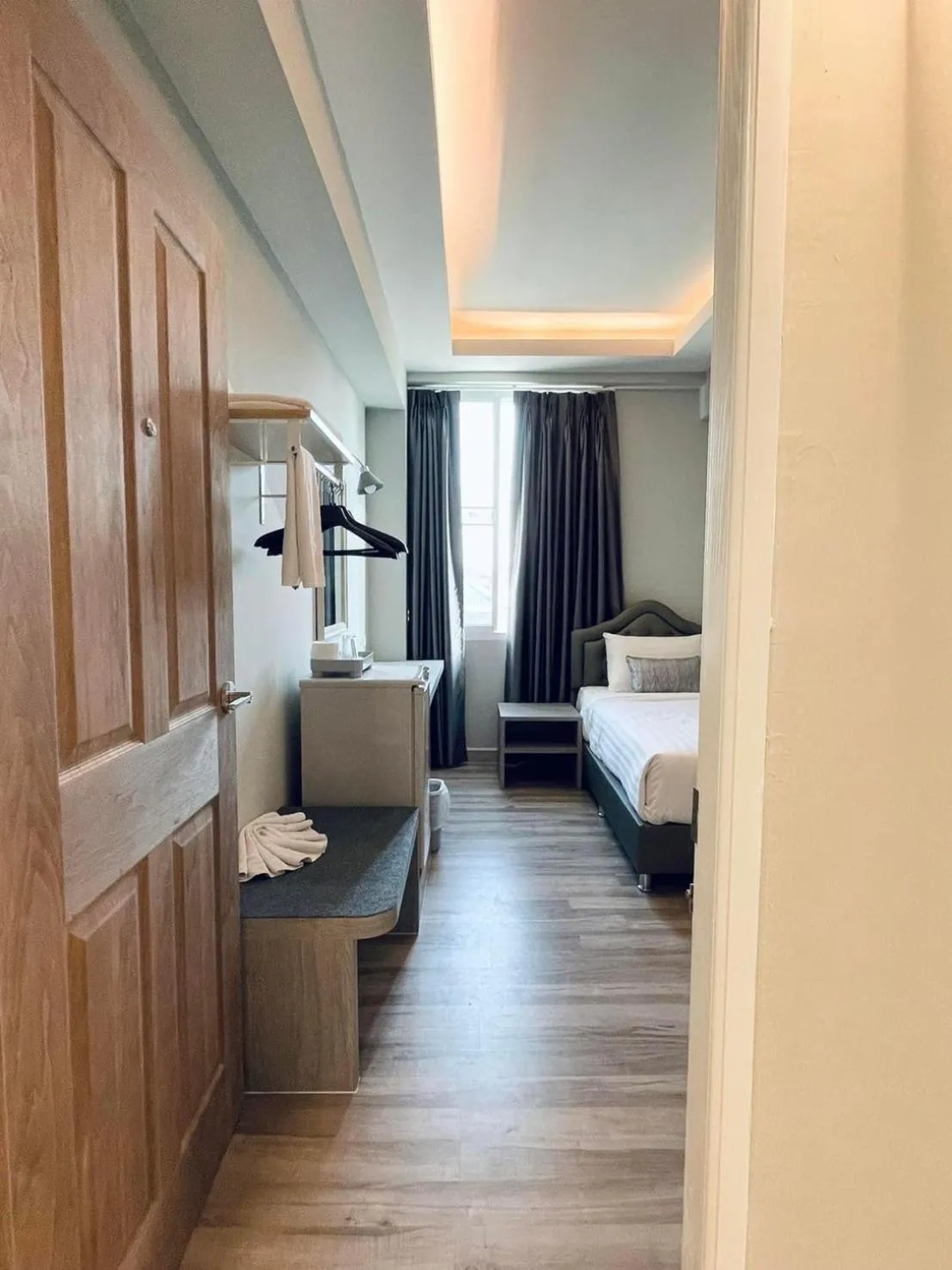 Photo of the whole room, Bed in Gallery Design - SHA Extra Plus