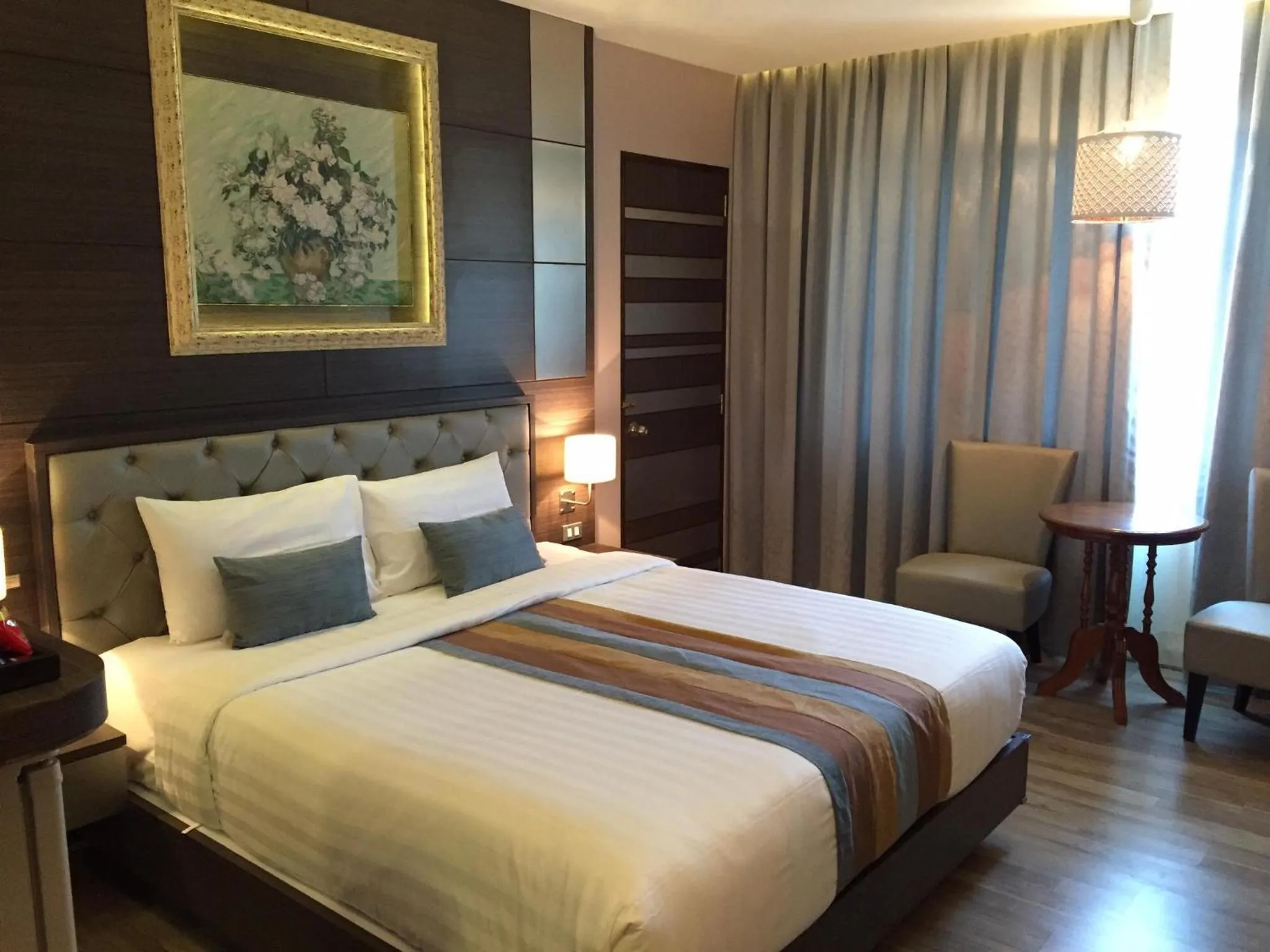 Bed in Gallery Design - SHA Extra Plus