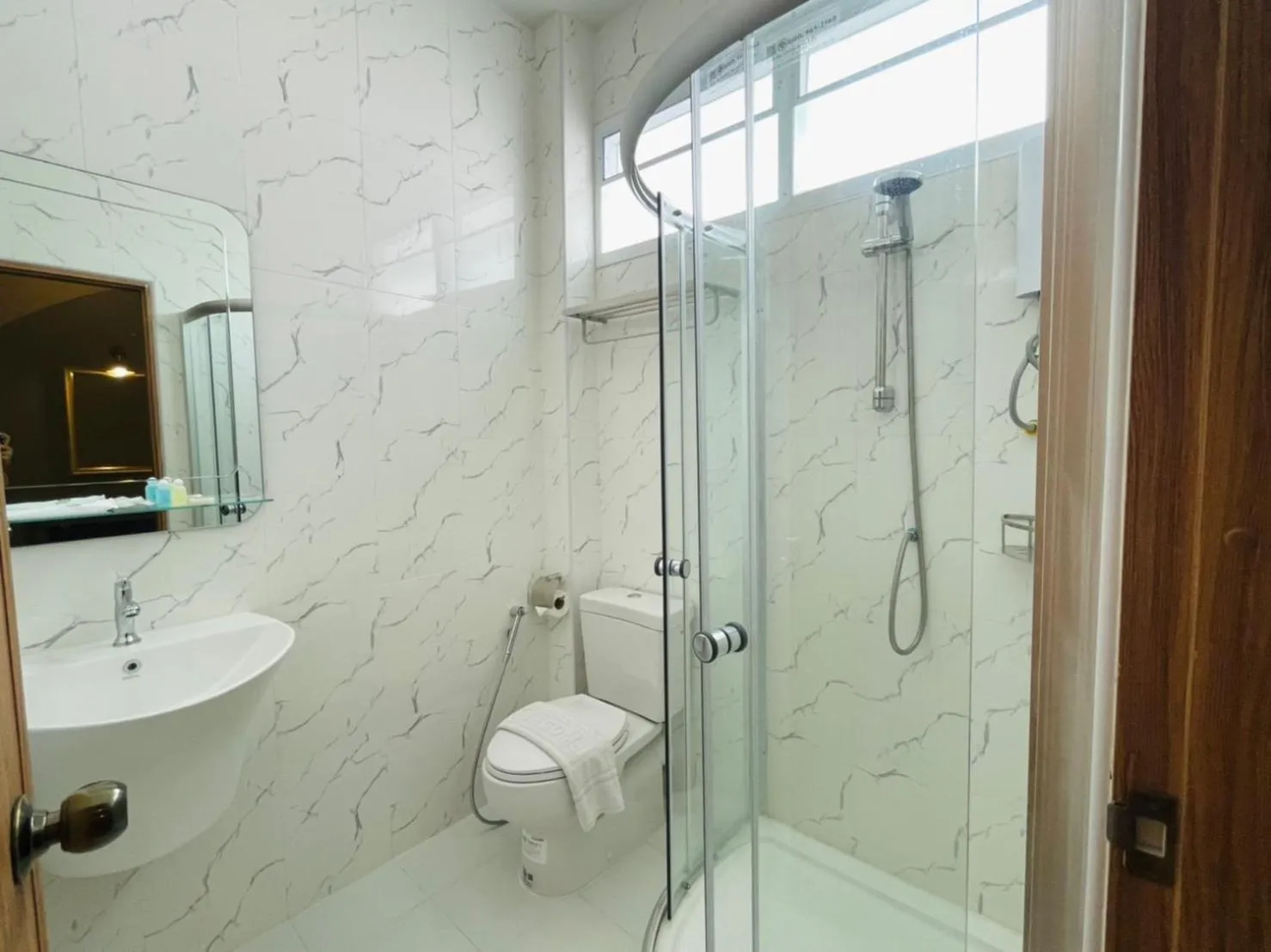 Bathroom in Gallery Design - SHA Extra Plus