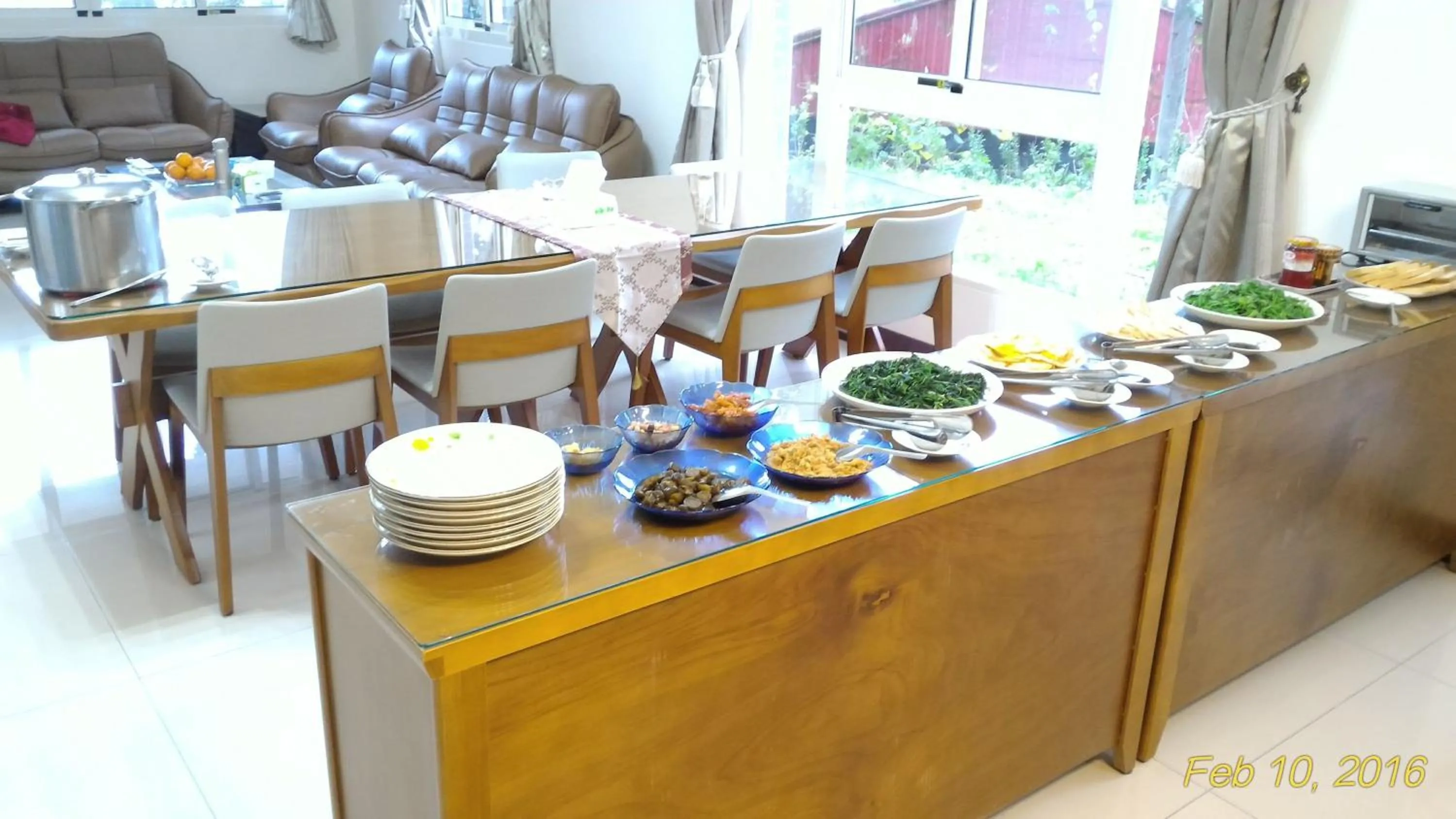 Restaurant/places to eat in Fully B&B