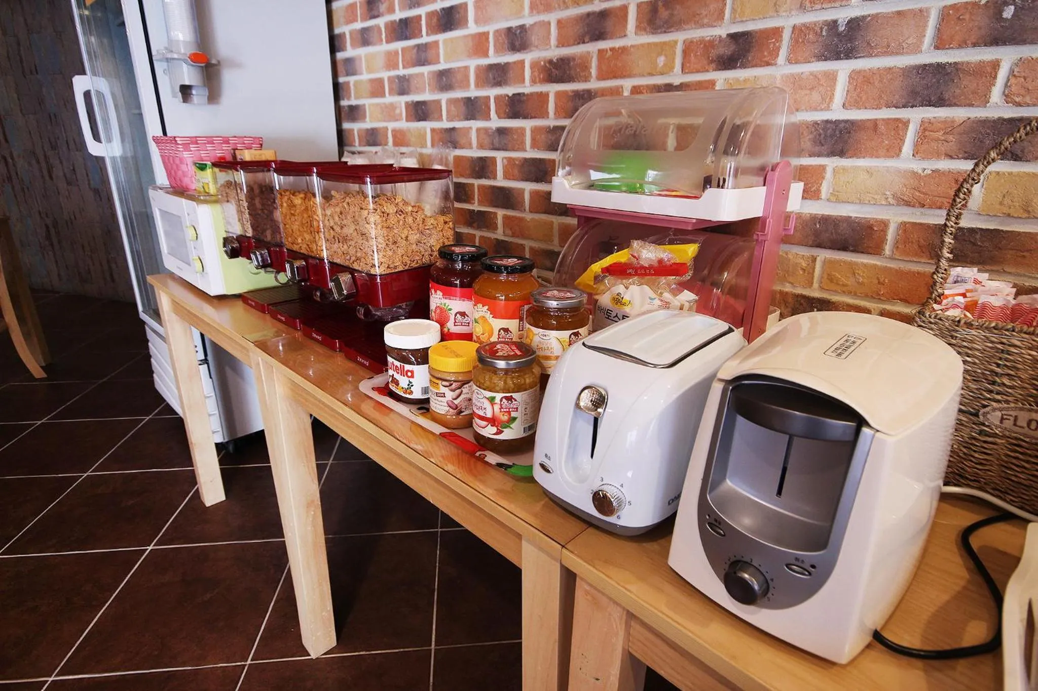 Breakfast in Happy Q Motel