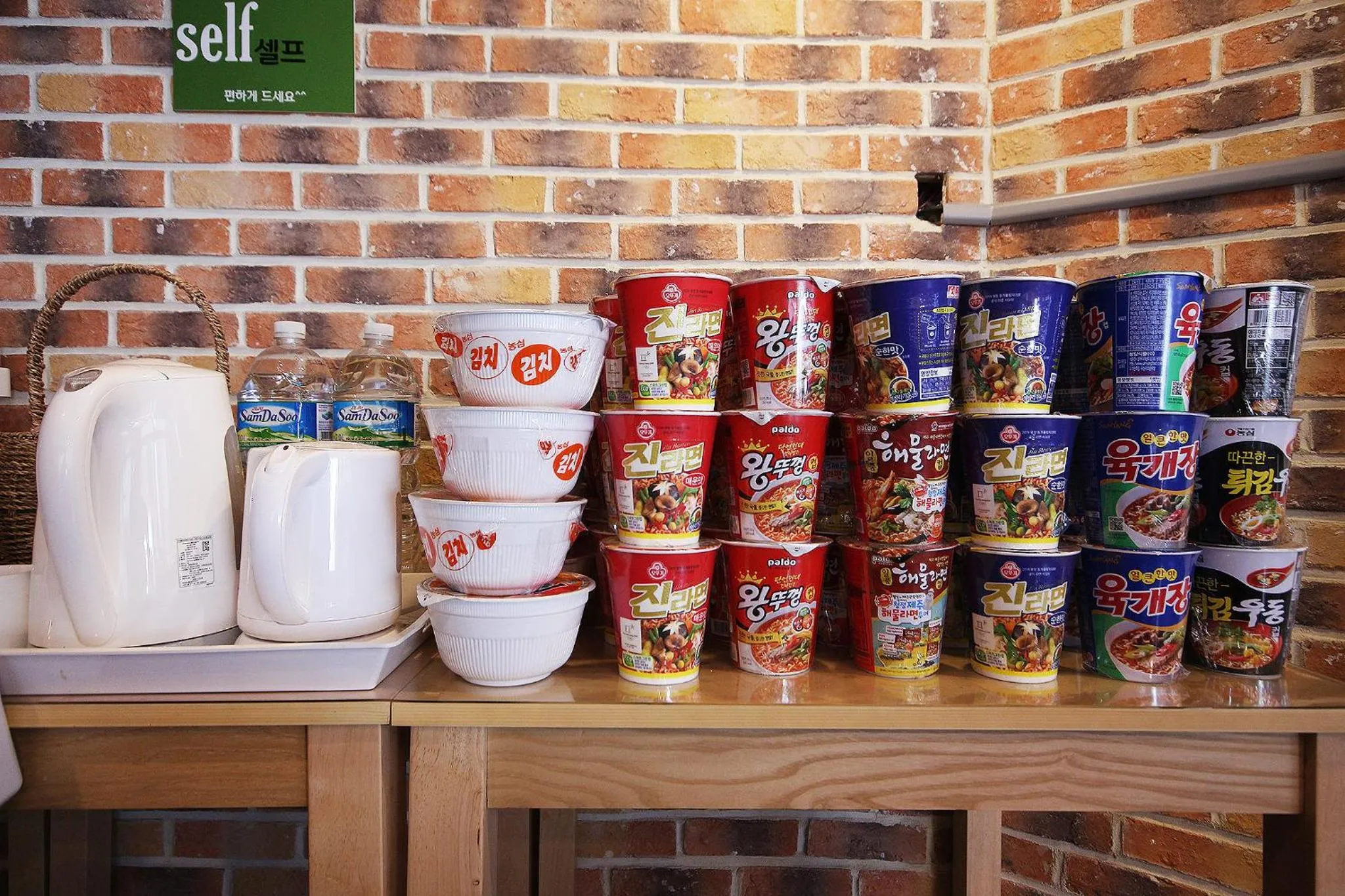 Breakfast in Happy Q Motel