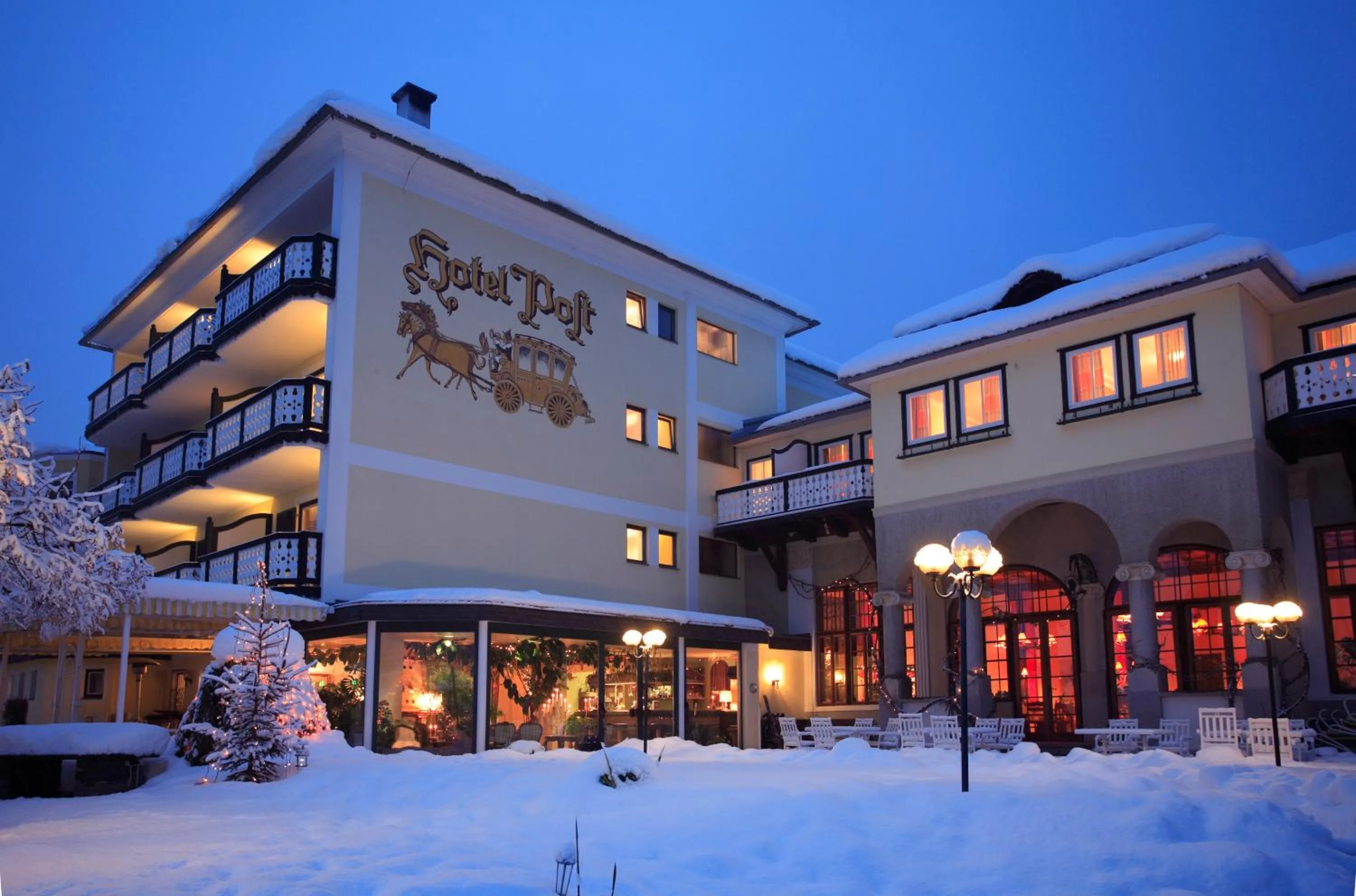 Property building in Familienhotel Post