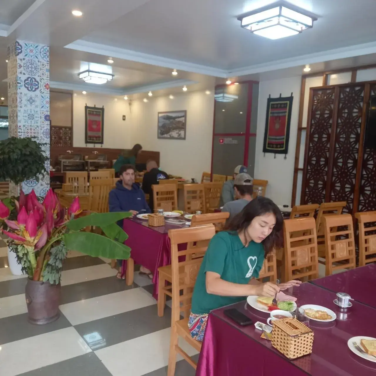 Restaurant/places to eat in Sapa Snow Hotel Restaurant/places to eat in Sapa Snow Hotel