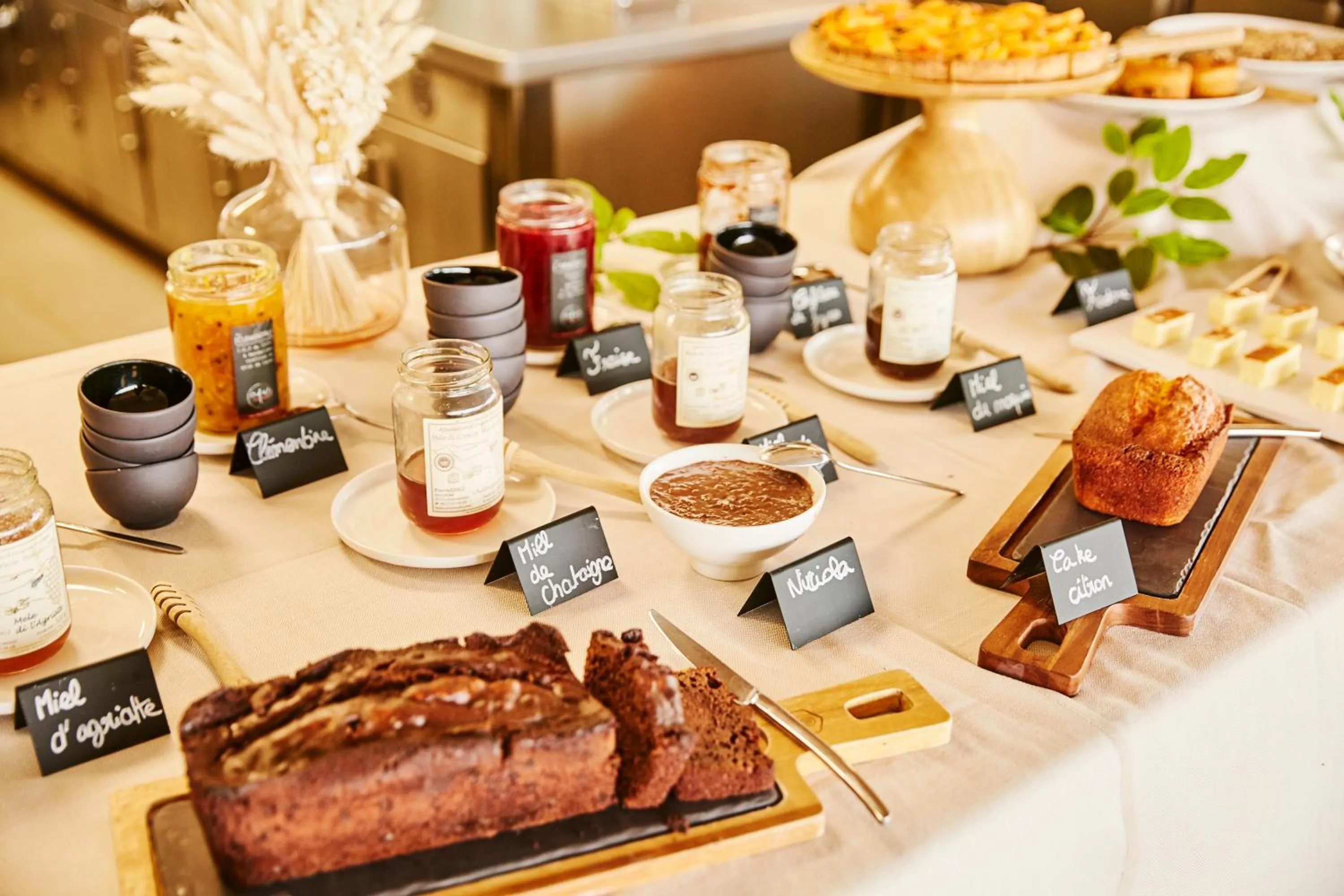 Restaurant/places to eat in Hôtel & Spa Version Maquis Citadelle