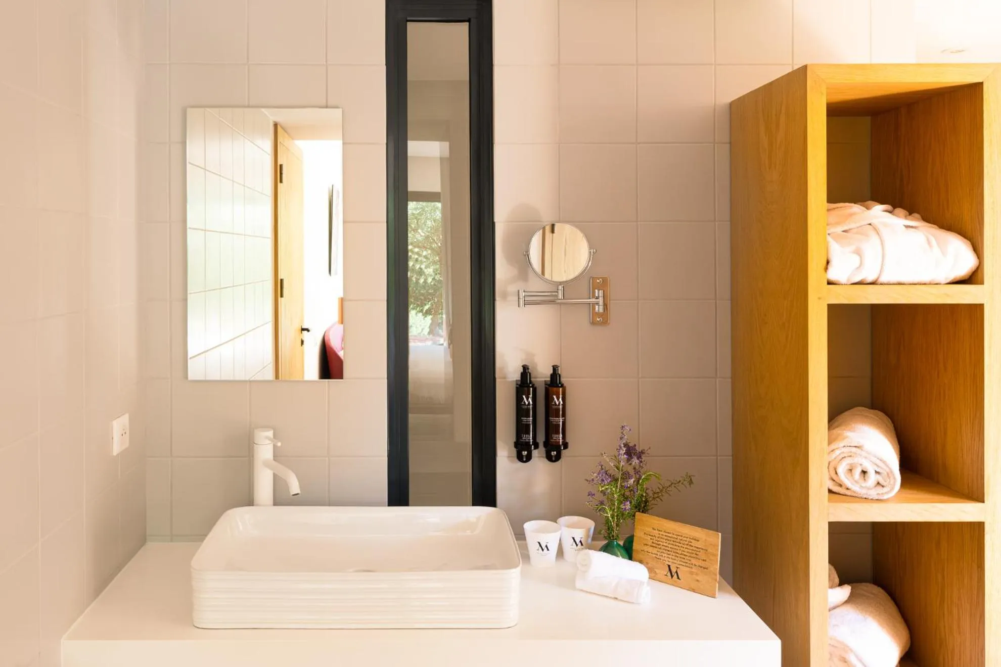 Bathroom in Hôtel & Spa Version Maquis Citadelle