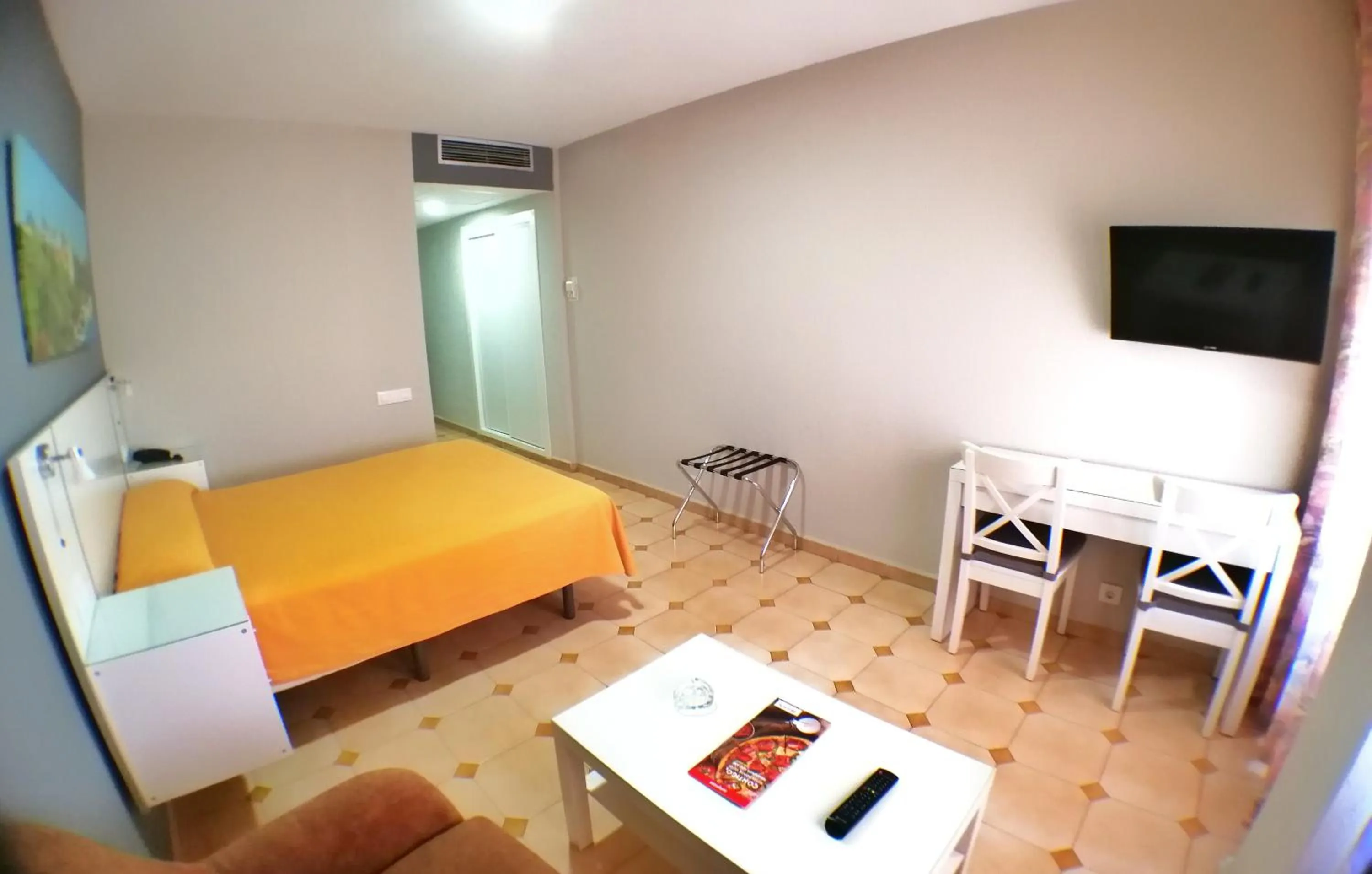 Photo of the whole room, Bed in Apartamentos Resitur