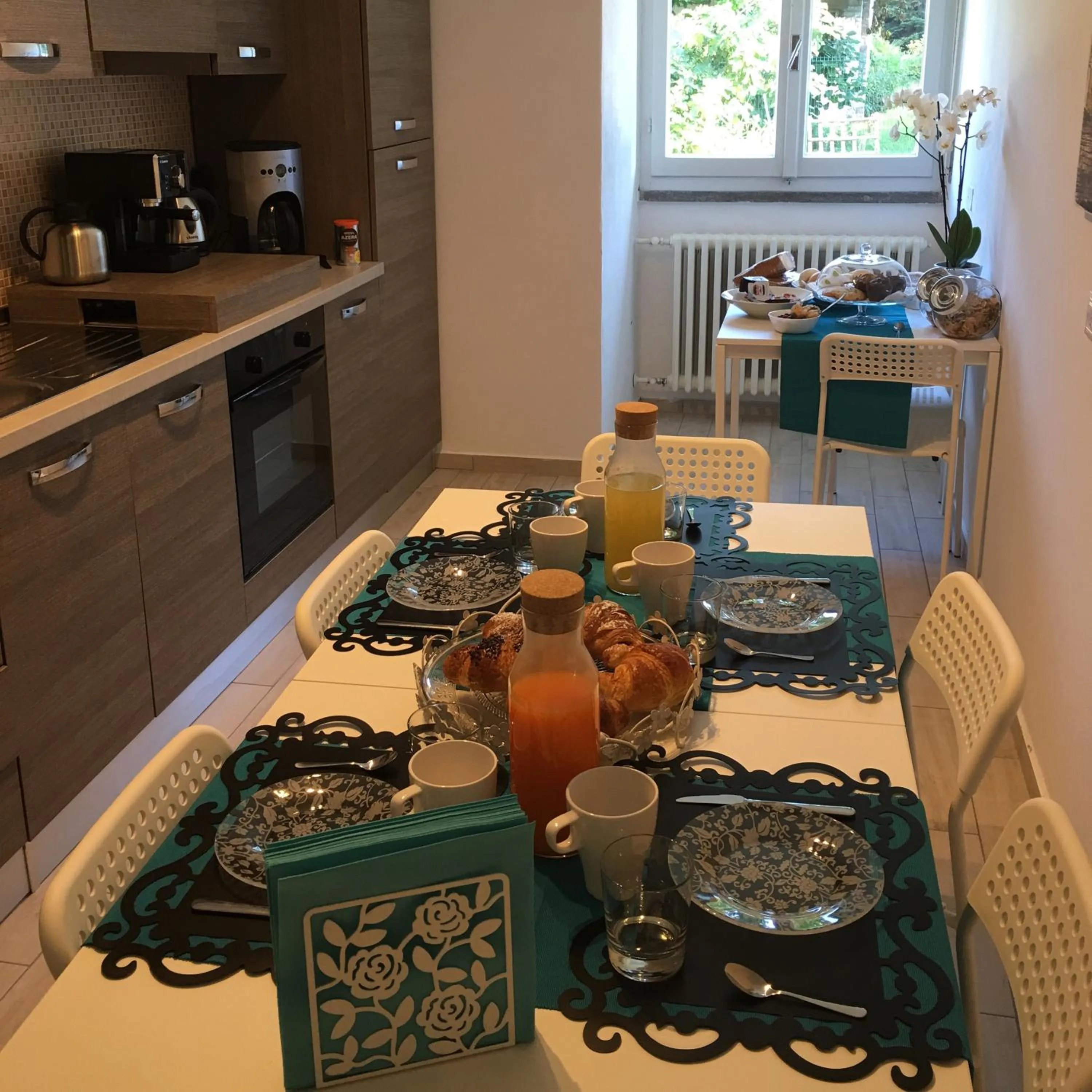 Buffet breakfast in B&B La Rosa del Lago