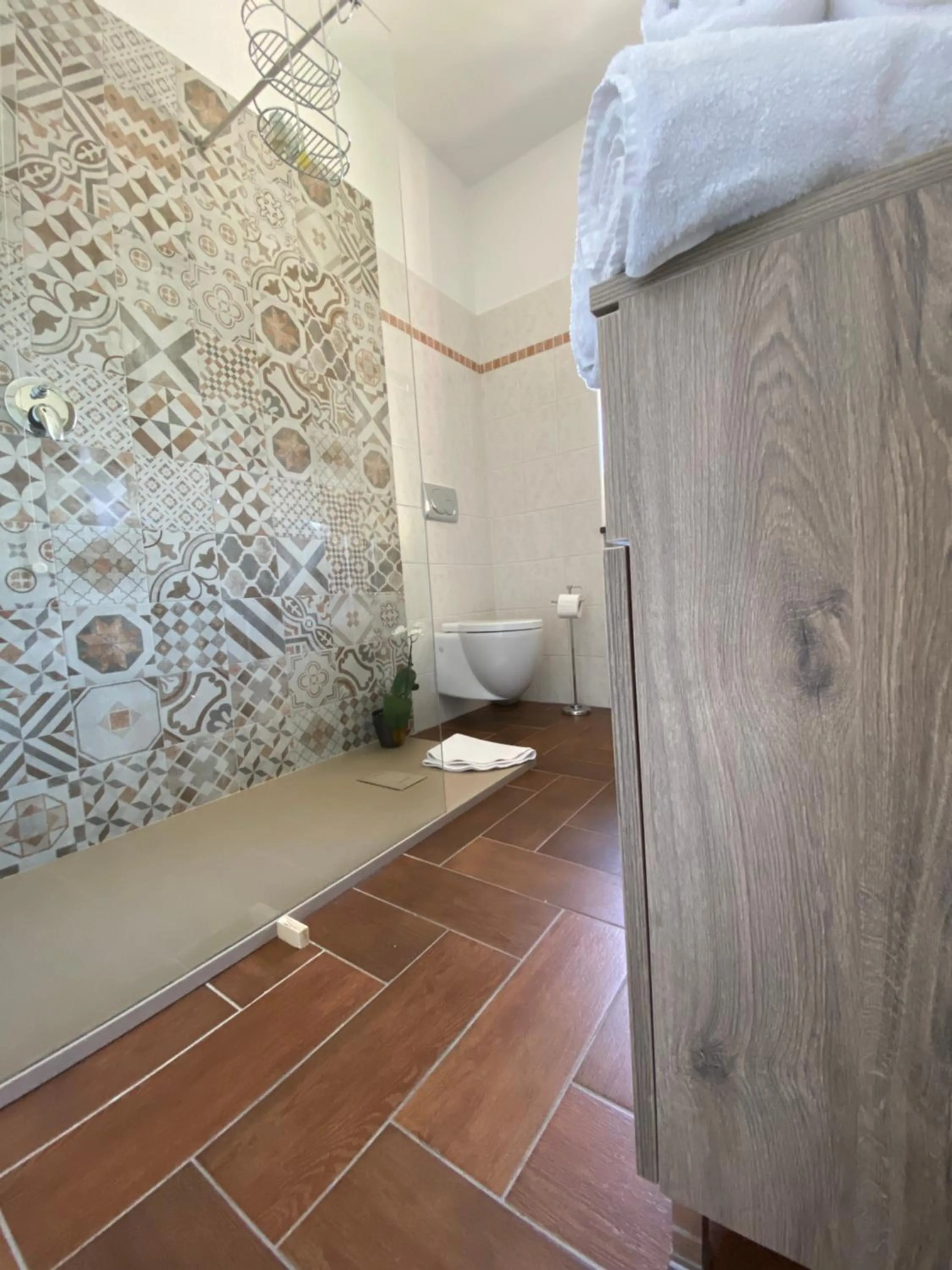 Shower in B&B La Rosa del Lago