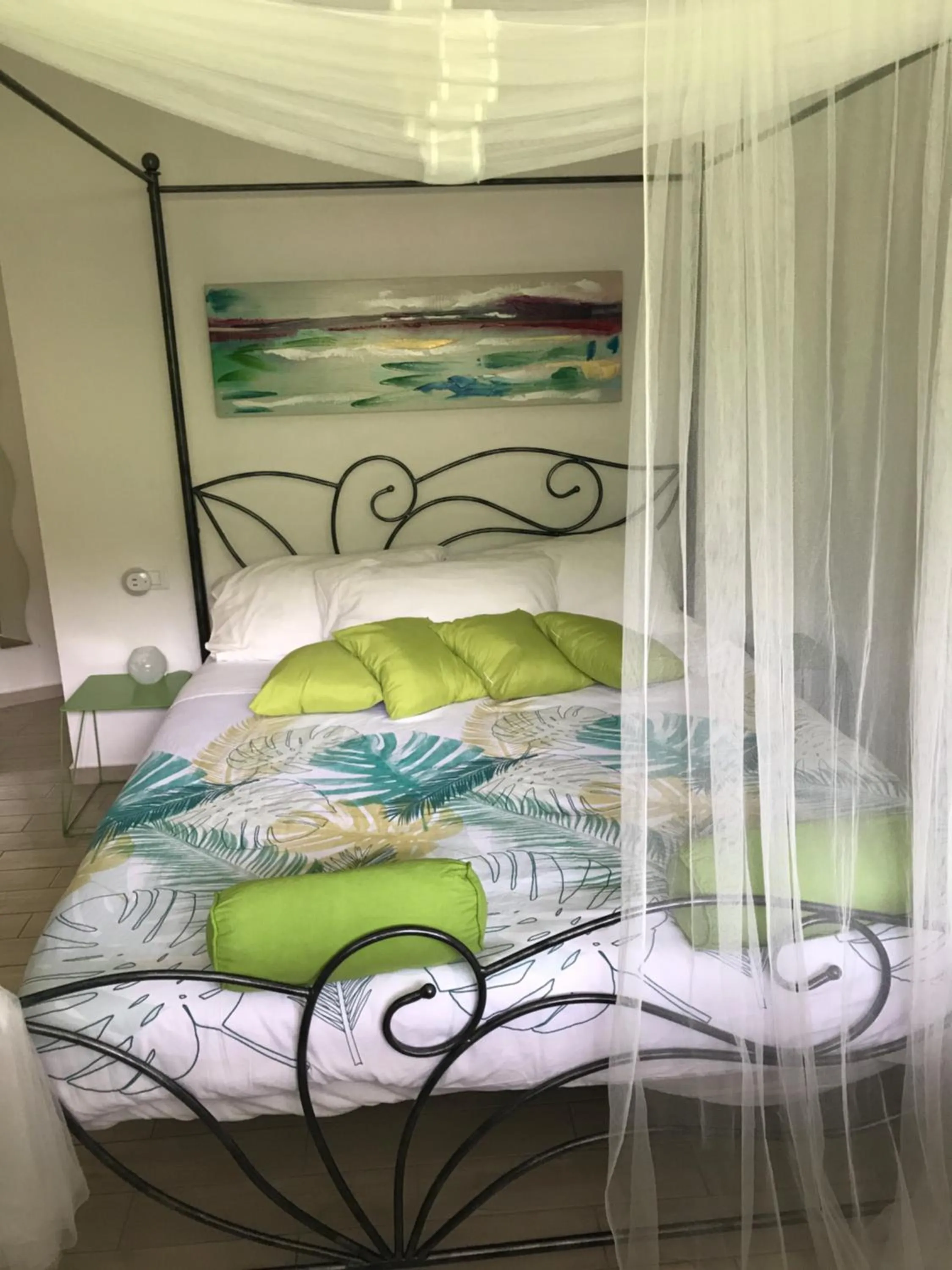 Bed in B&B La Rosa del Lago