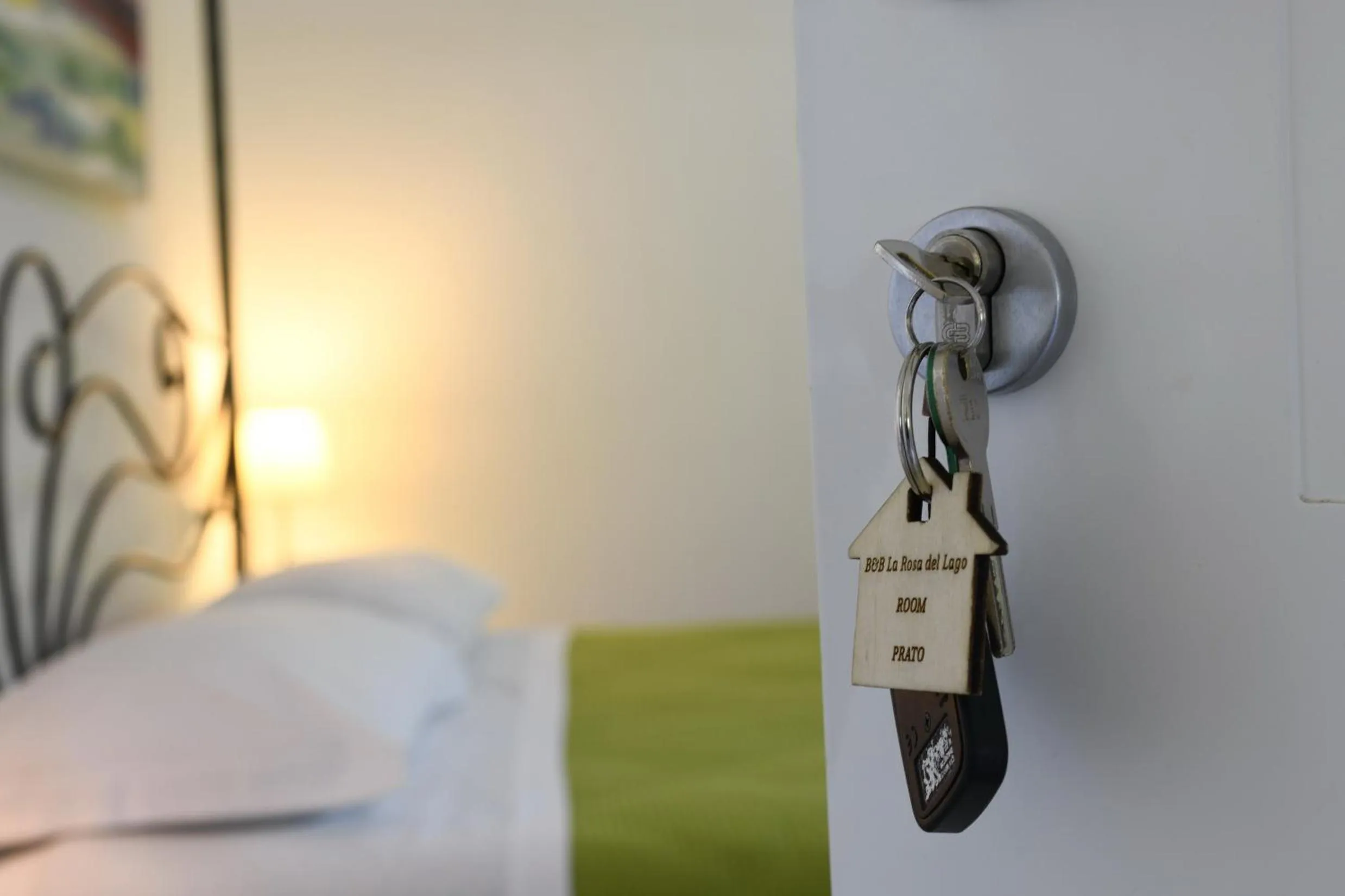 Bed in B&B La Rosa del Lago