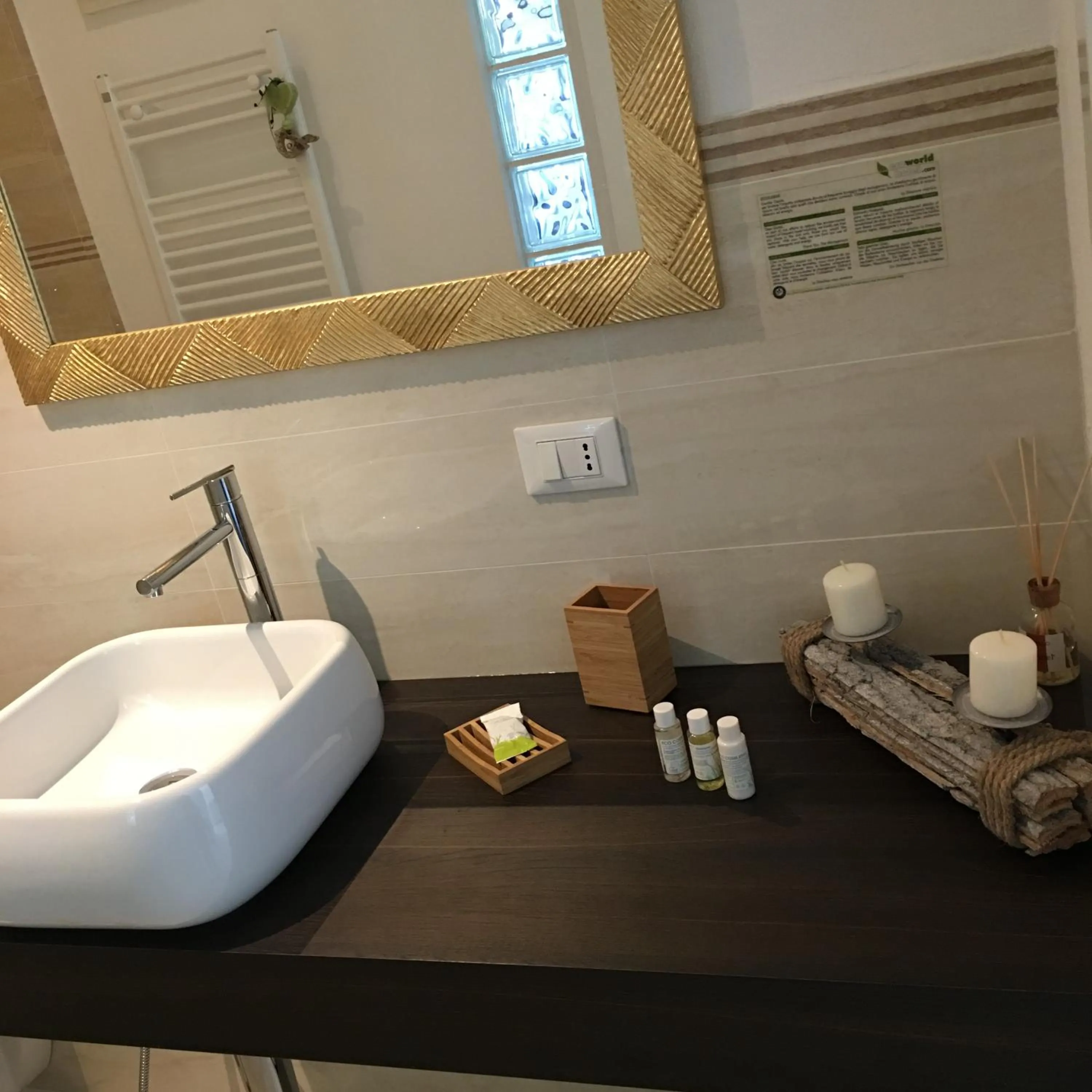 Bathroom in B&B La Rosa del Lago