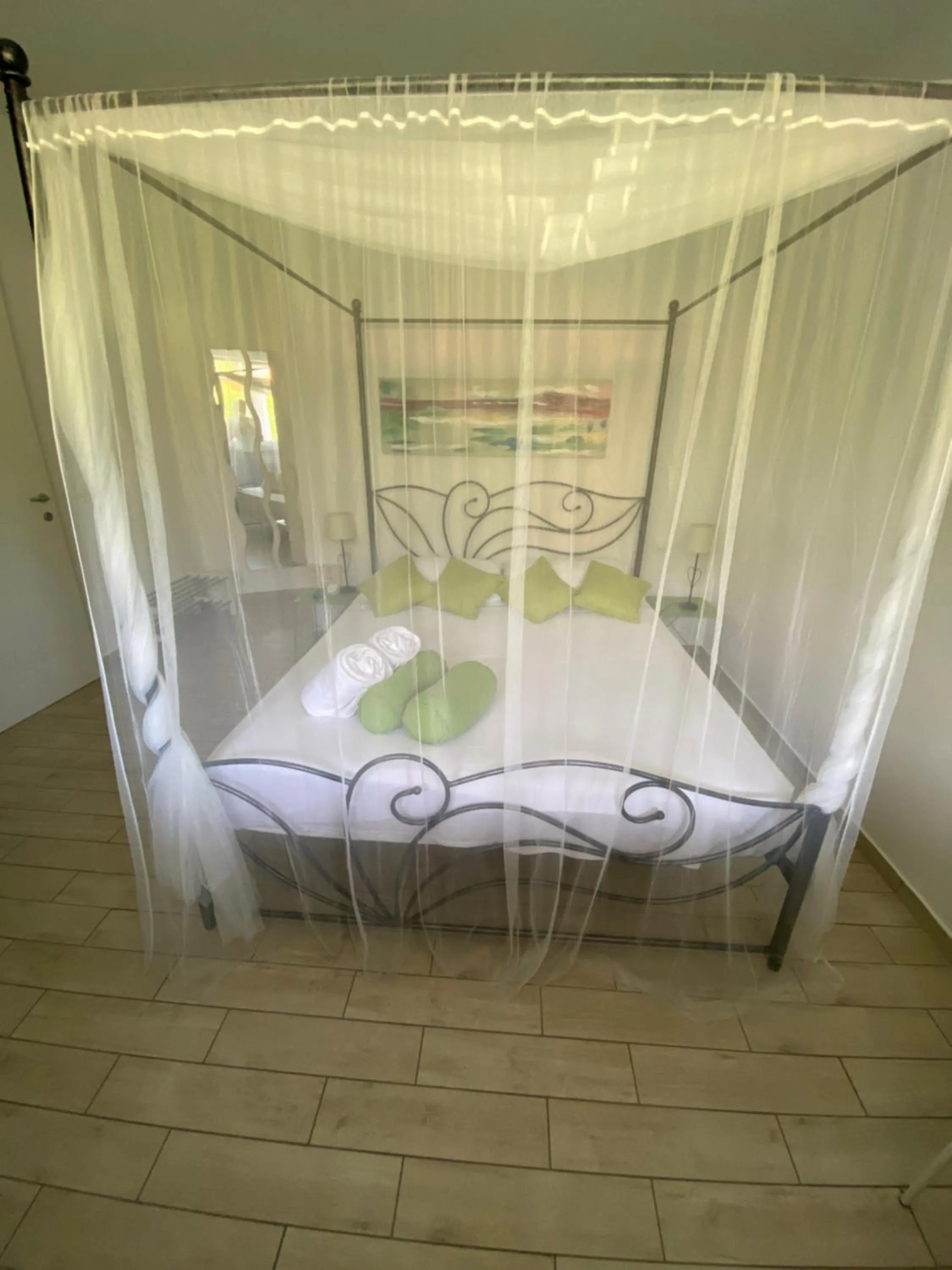 Bedroom, Bed in B&B La Rosa del Lago