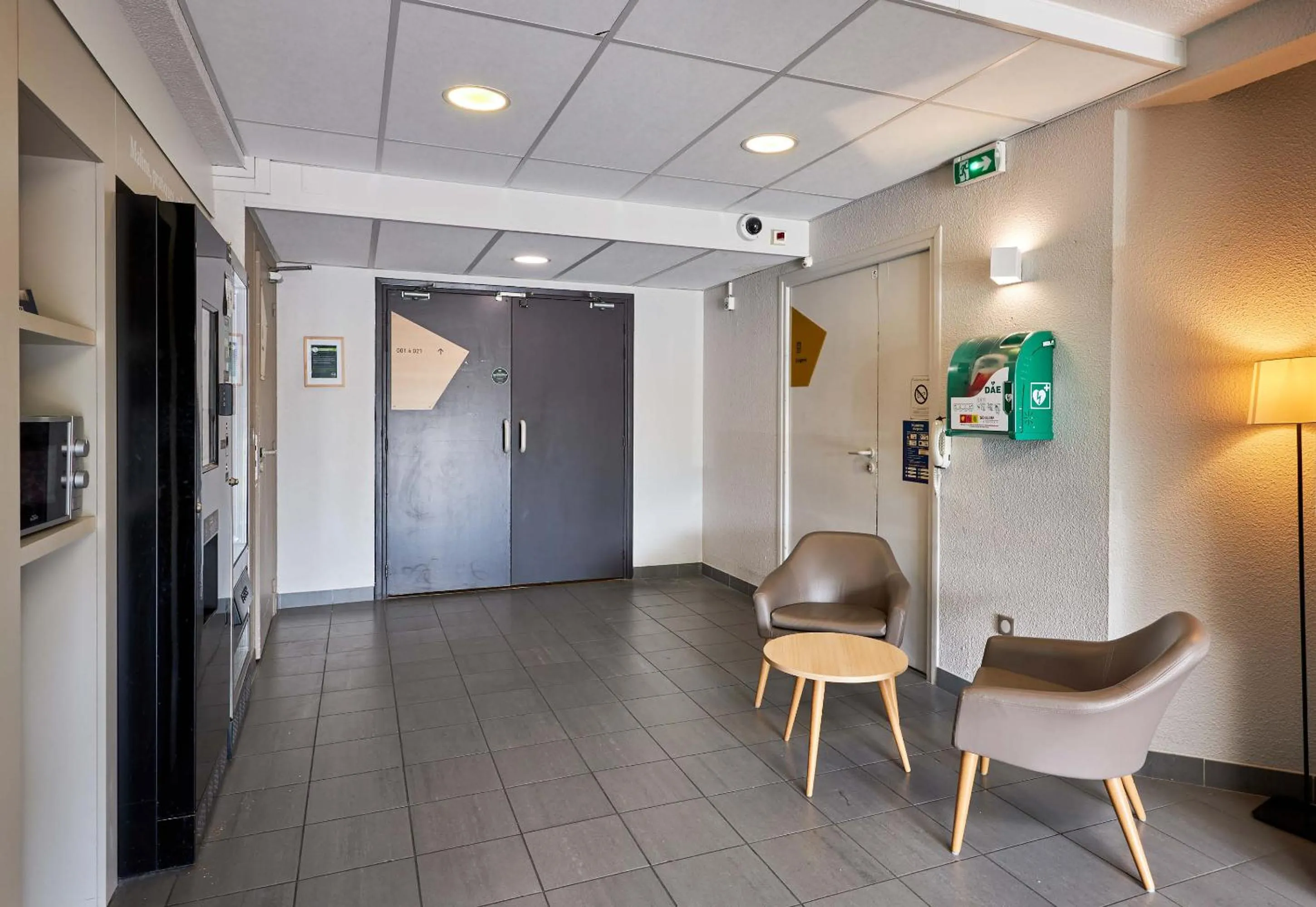 Lobby or reception in B&B HOTEL Caen Mémorial