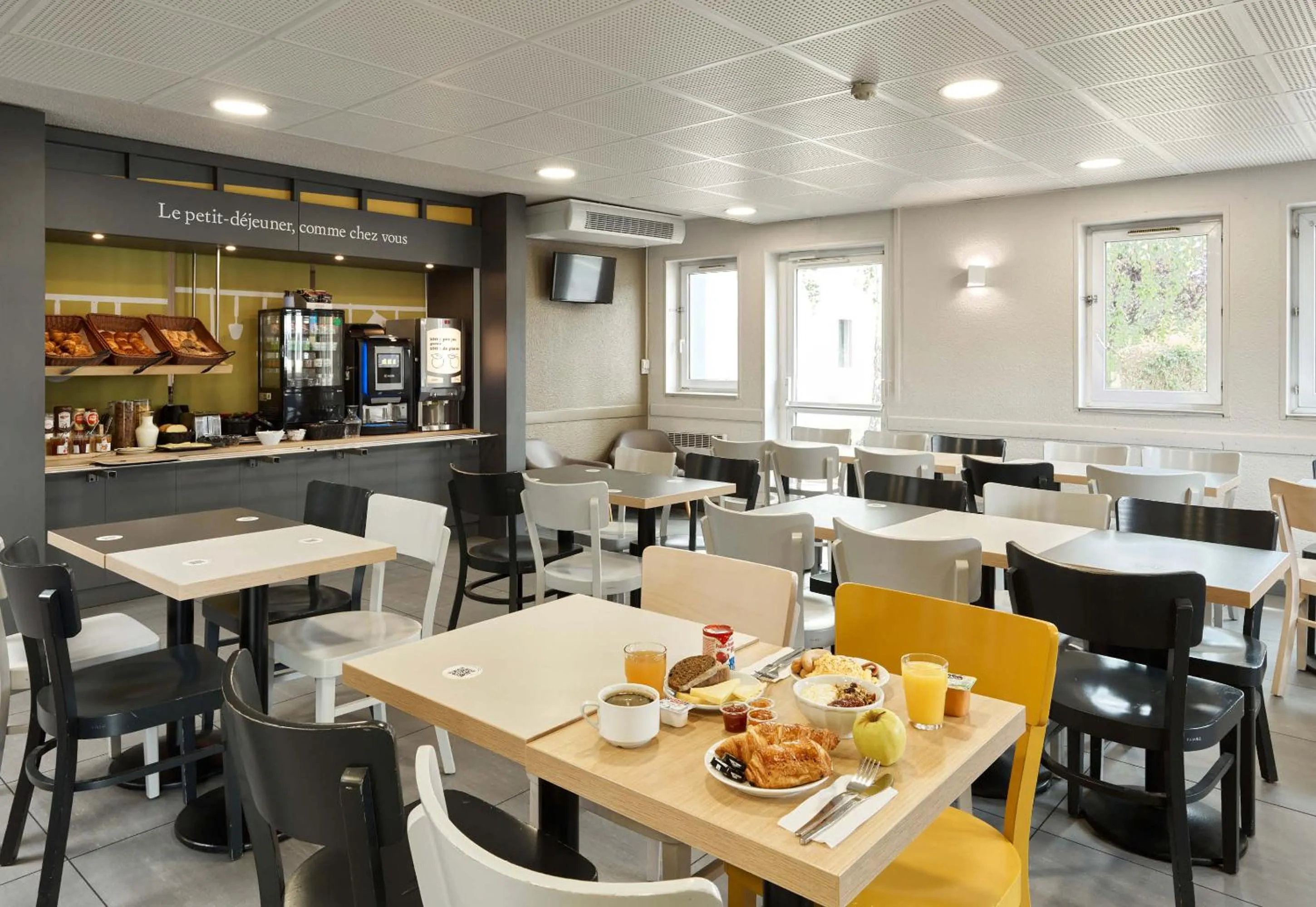 Buffet breakfast in B&B HOTEL Paris Nord Villepinte