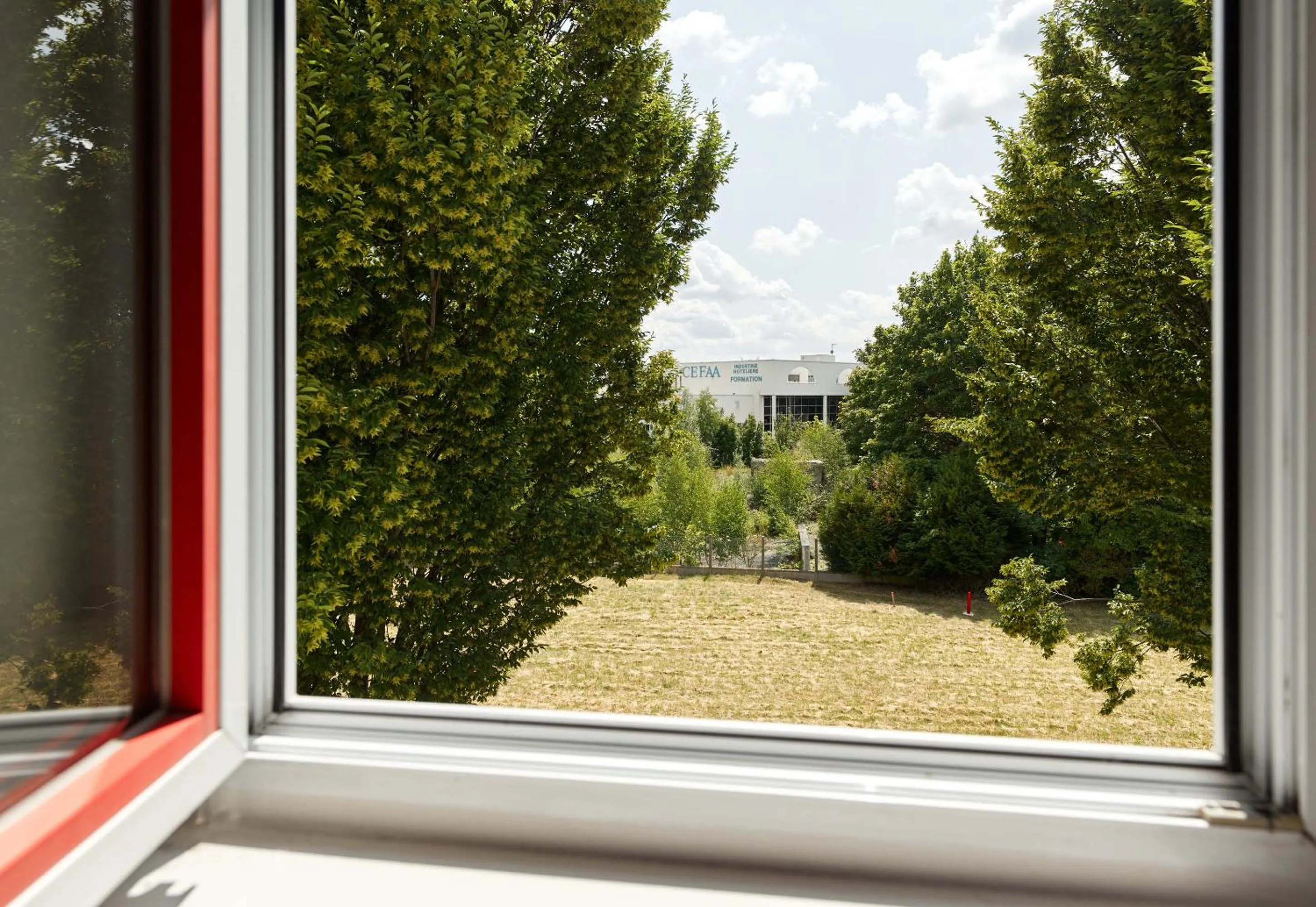 Garden view in B&B HOTEL Paris Nord Villepinte