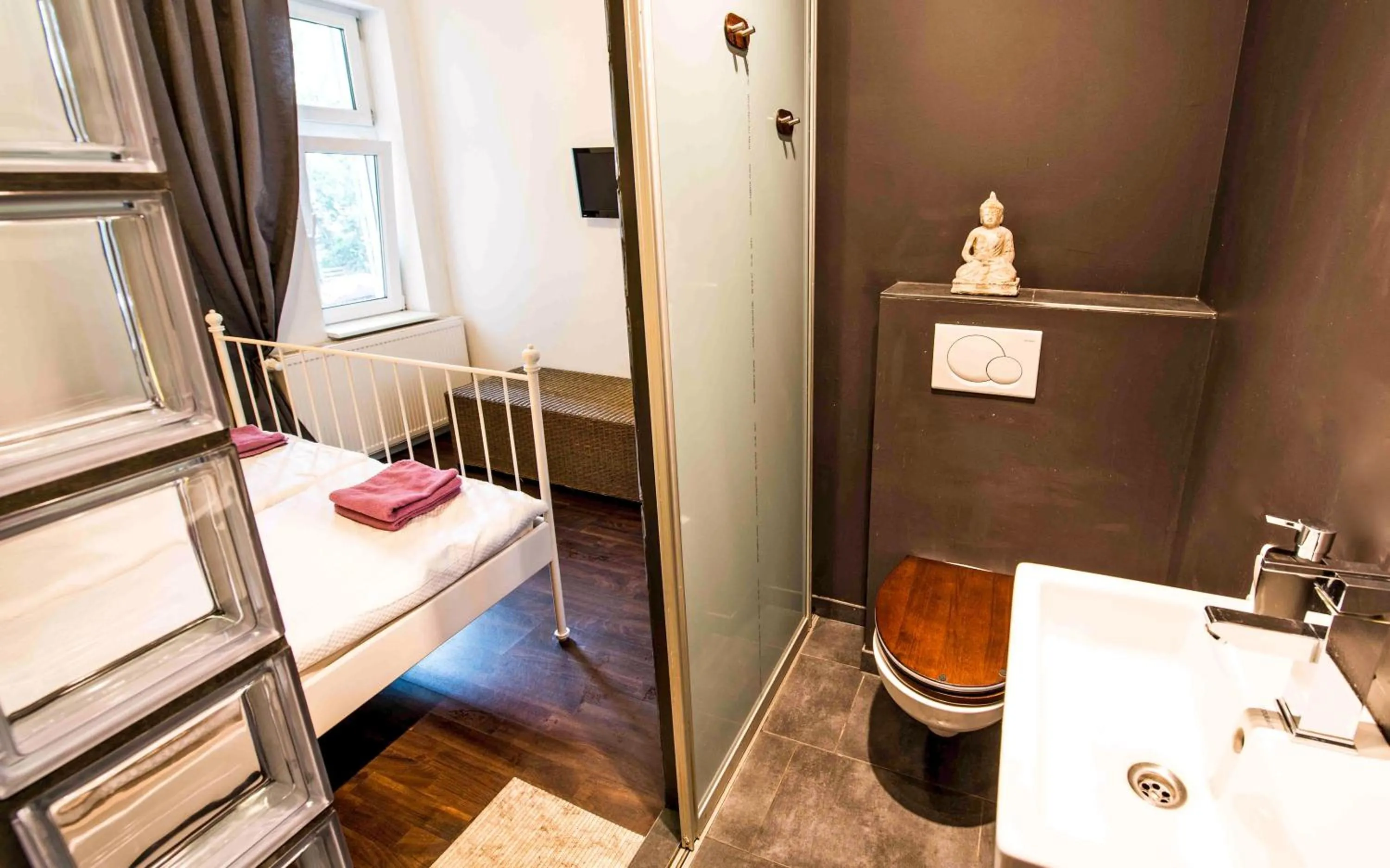 Bed in St. Pauli Lodge
