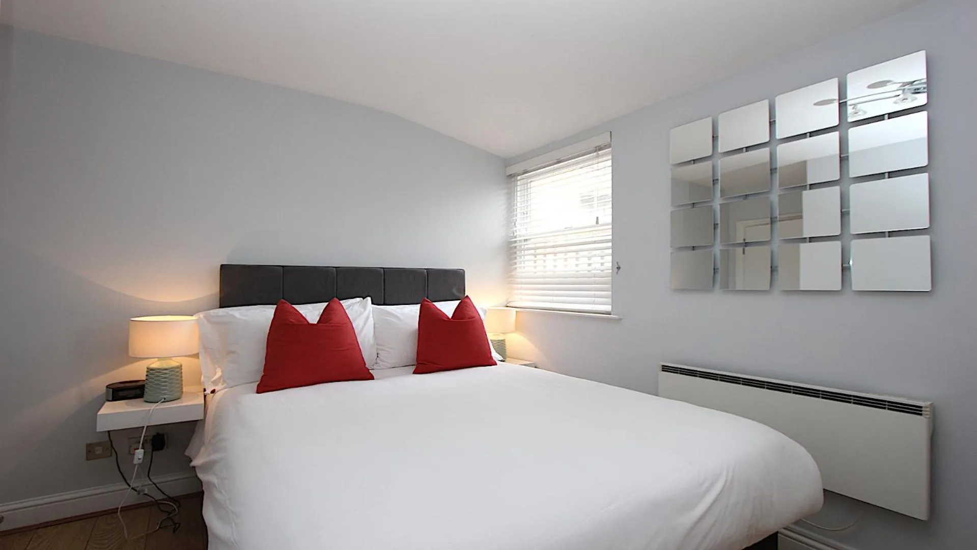 Bed in Chiltern Street Serviced Apartments - Marylebone