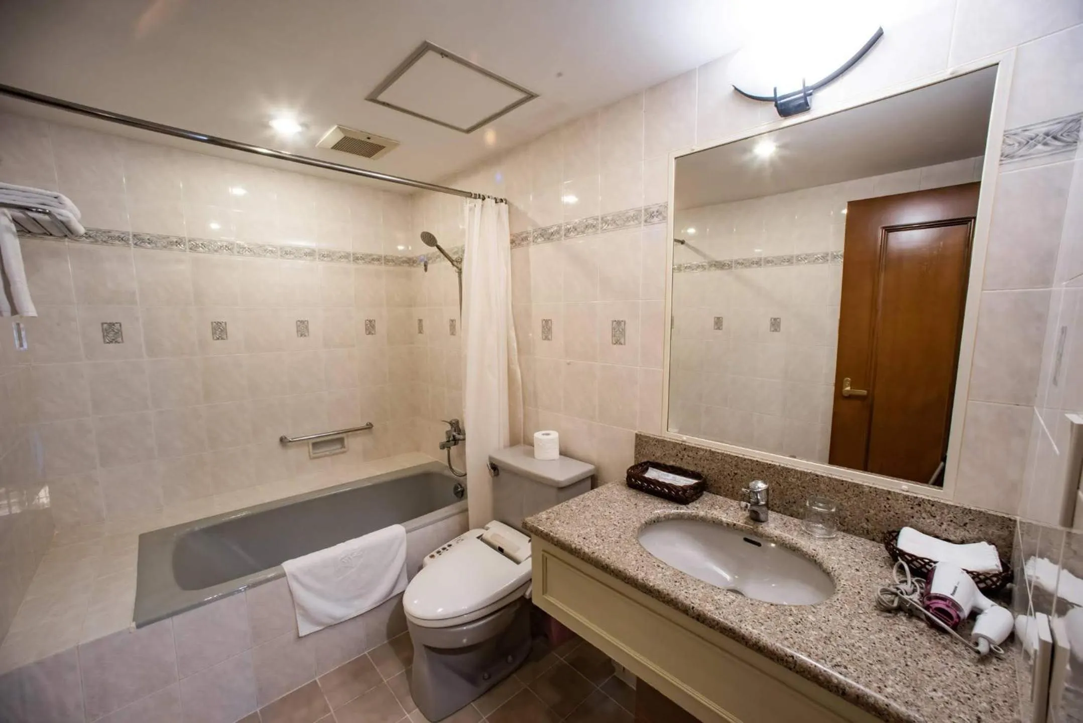 Saigon Court Serviced Apartment