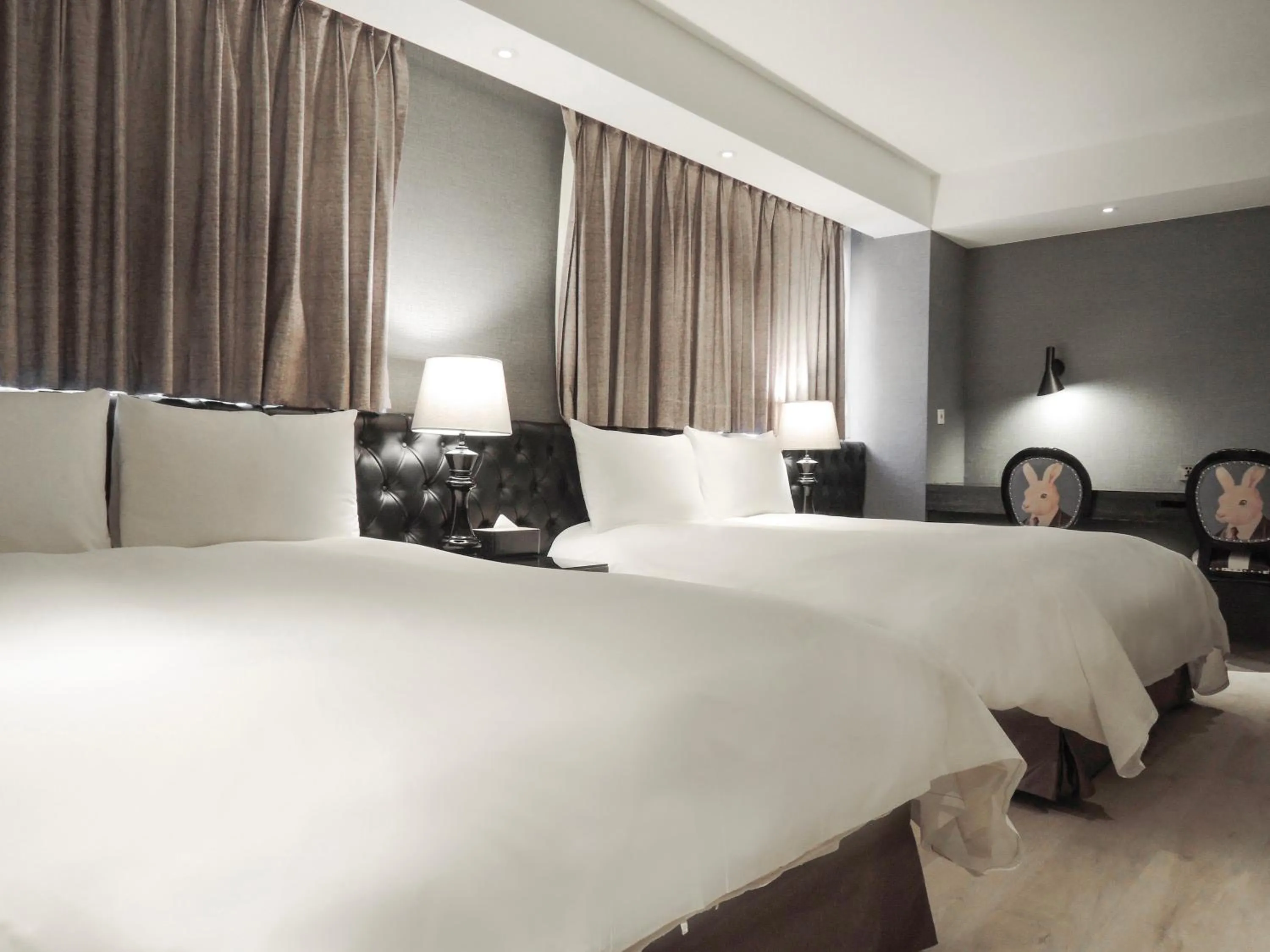 Photo of the whole room, Bed in CHECK inn Taipei Main Station