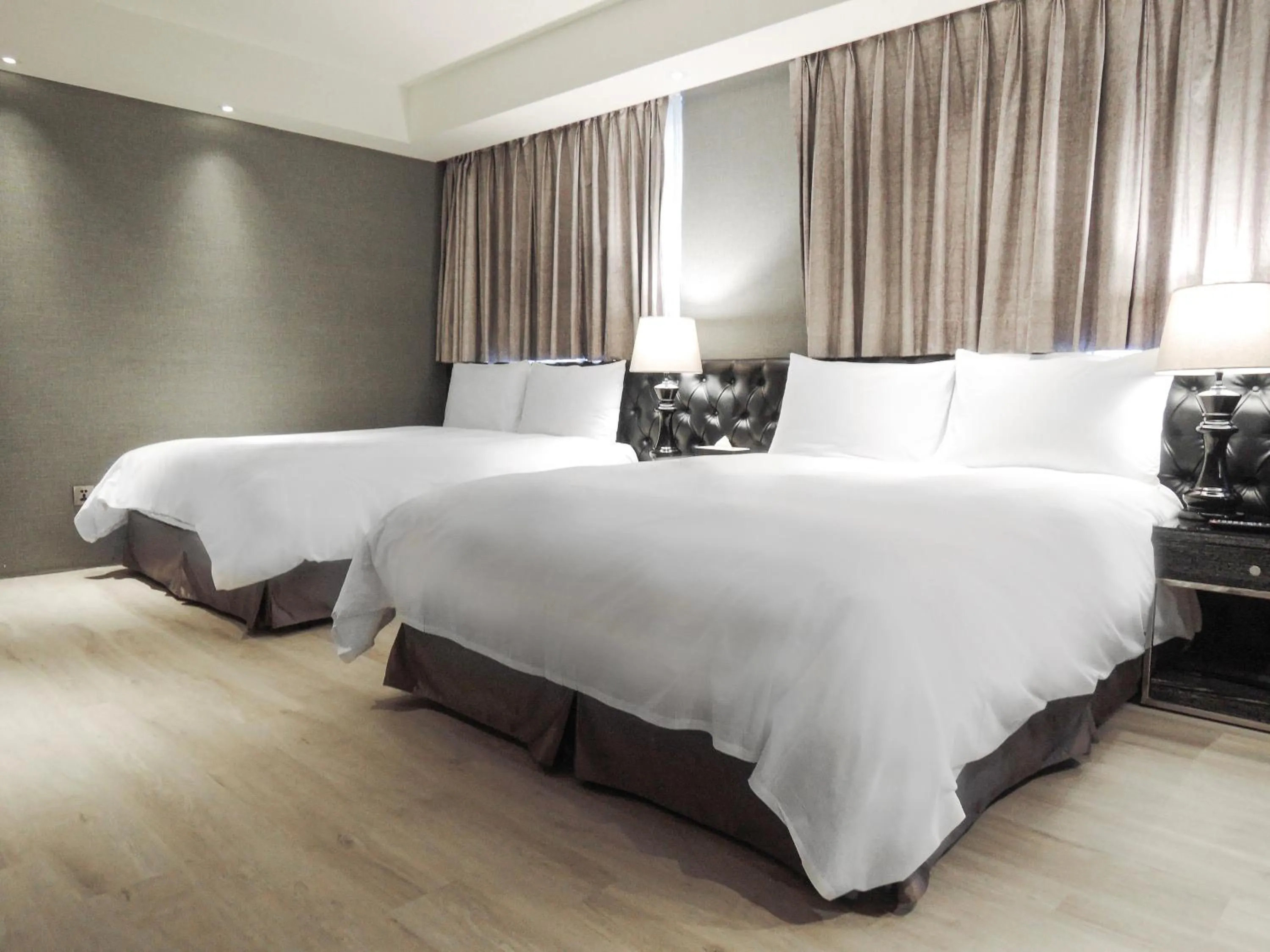 Bed in CHECK inn Taipei Main Station