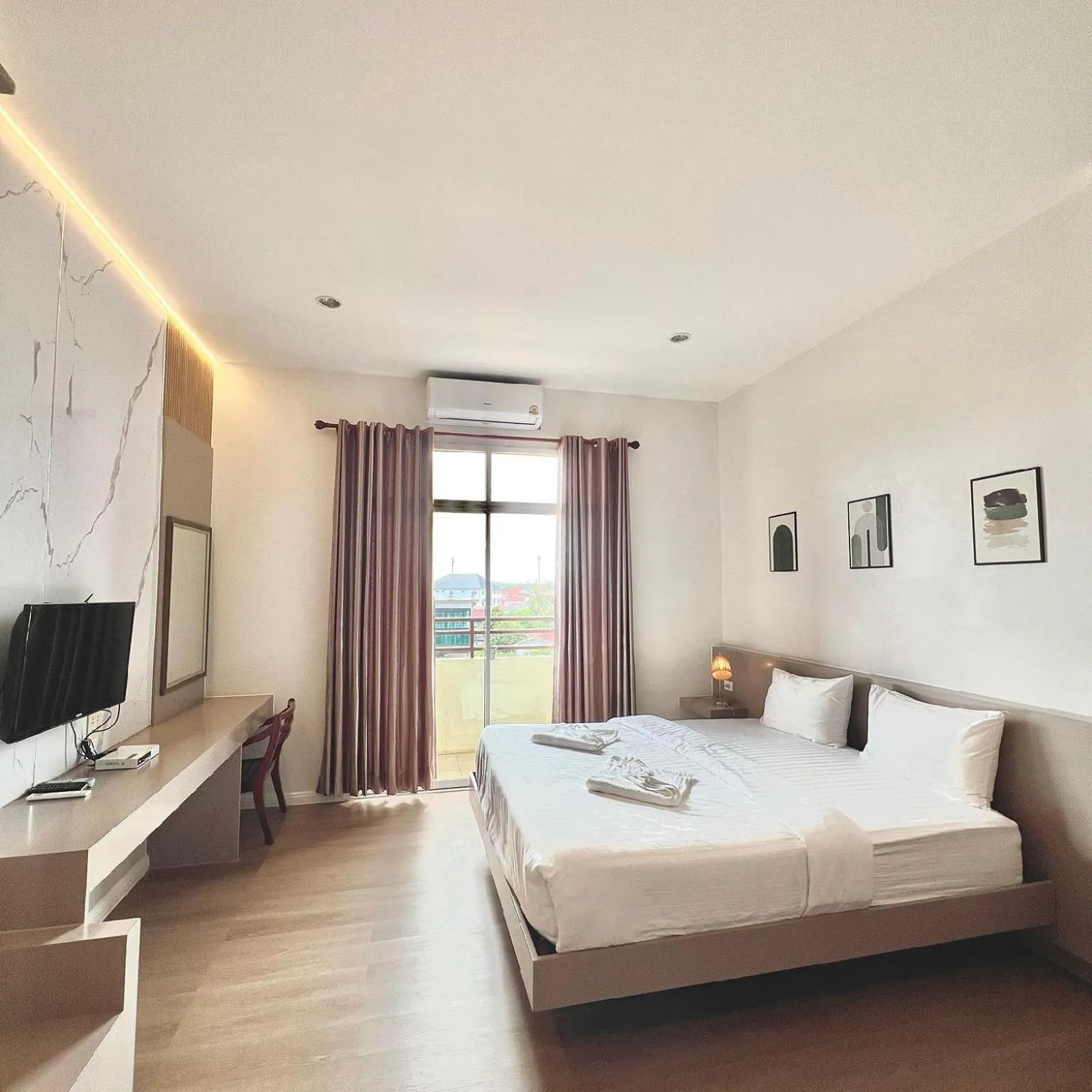 Bed in Aura Residence