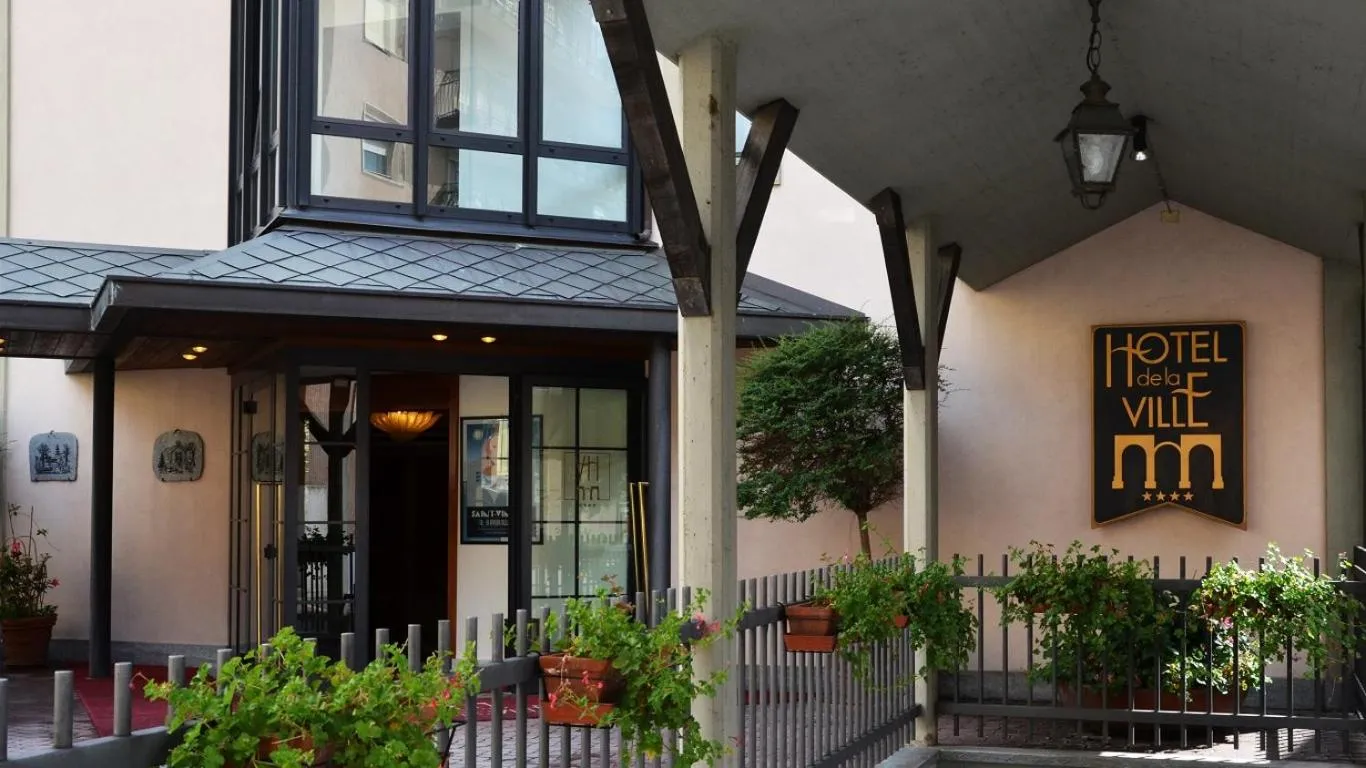 Hotel De La Ville