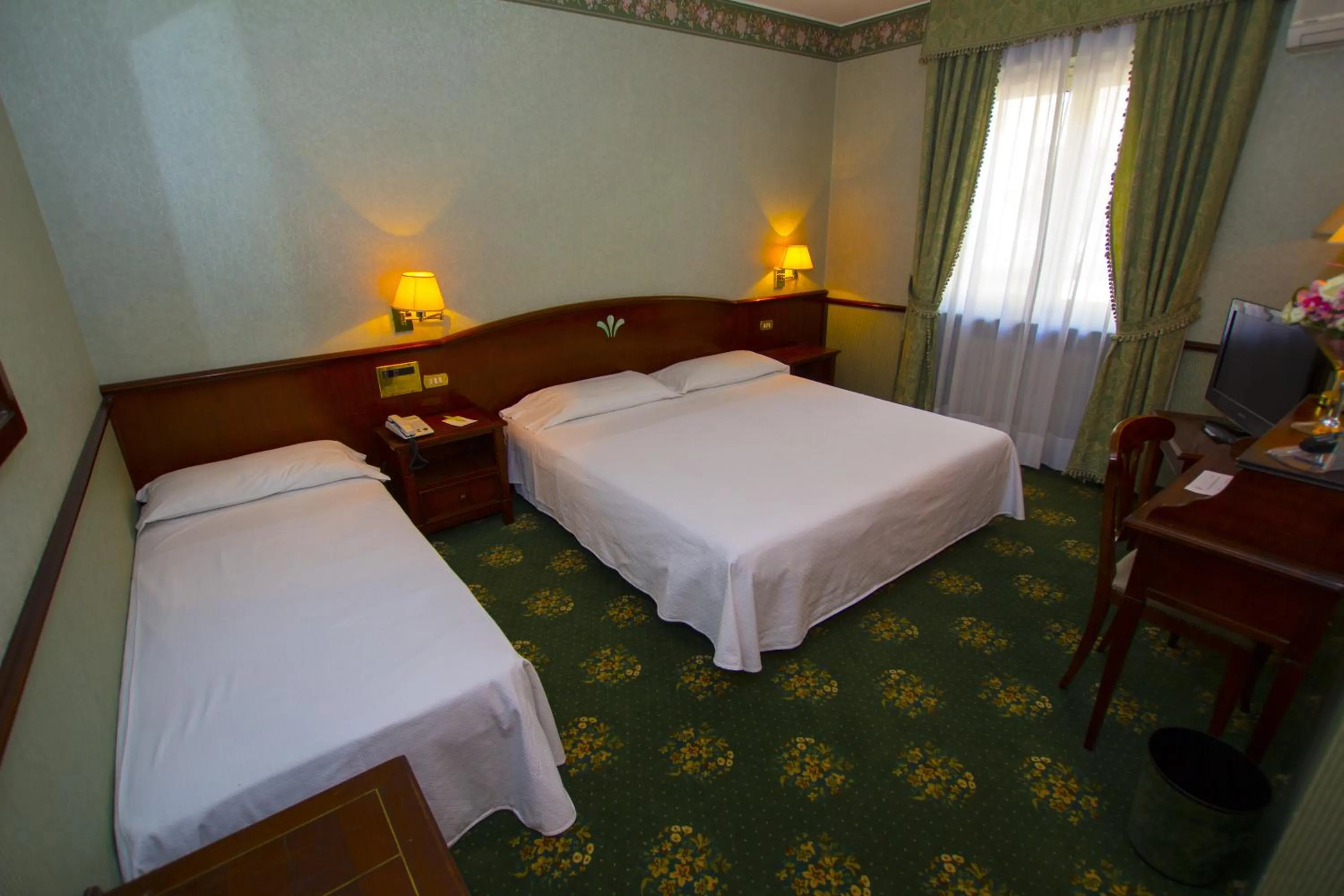 Bed in Hotel De La Ville