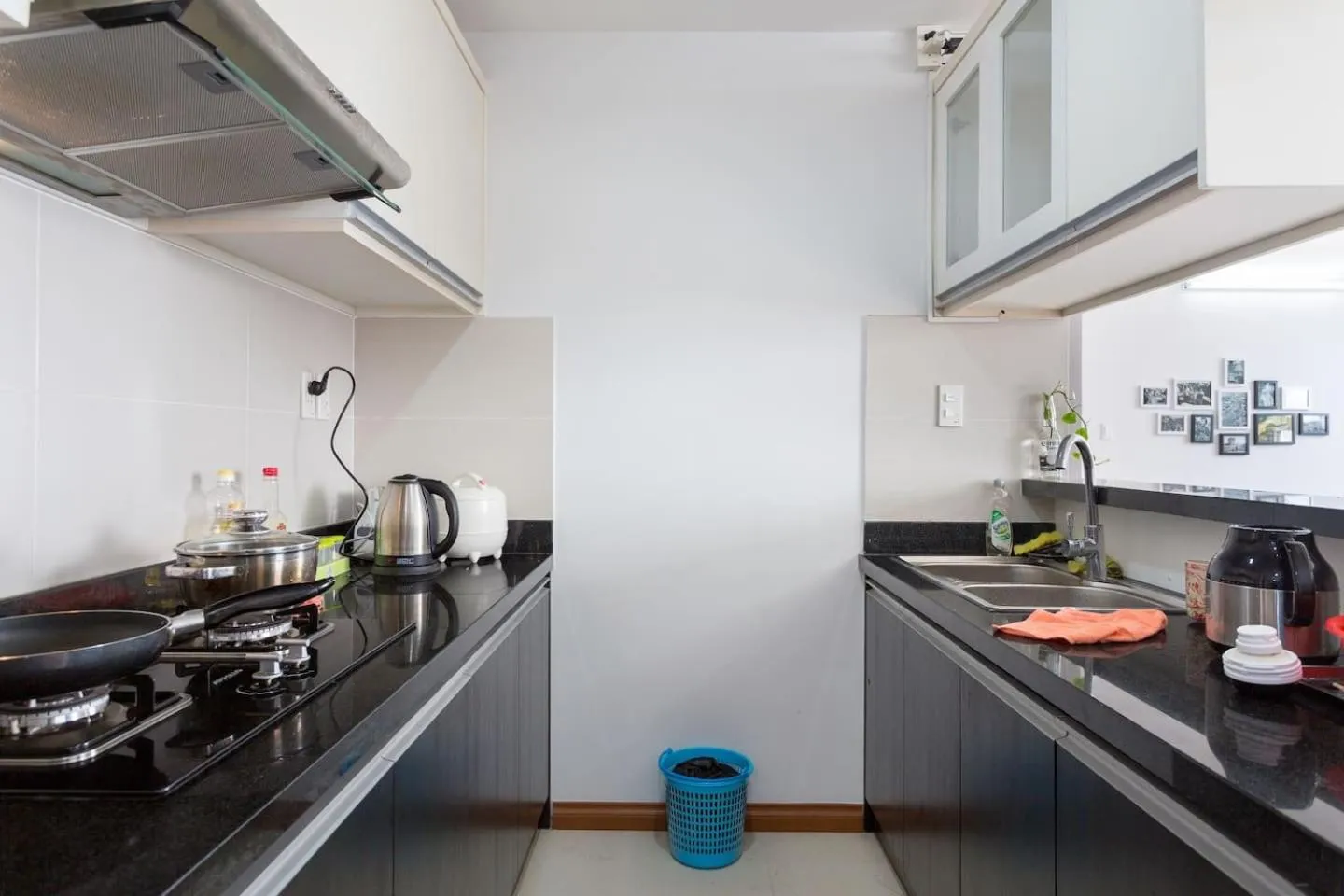 Kitchen or kitchenette in Sky Center Hostel