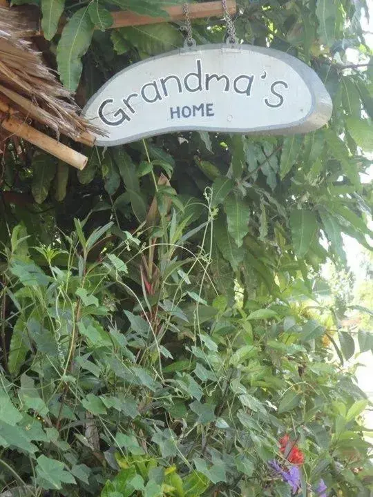 Single Room with Shared Bathroom - single occupancy in Grandma's Home Sangkhlaburi Single Room with Shared Bathroom - single occupancy in Grandma's Home Sangkhlaburi