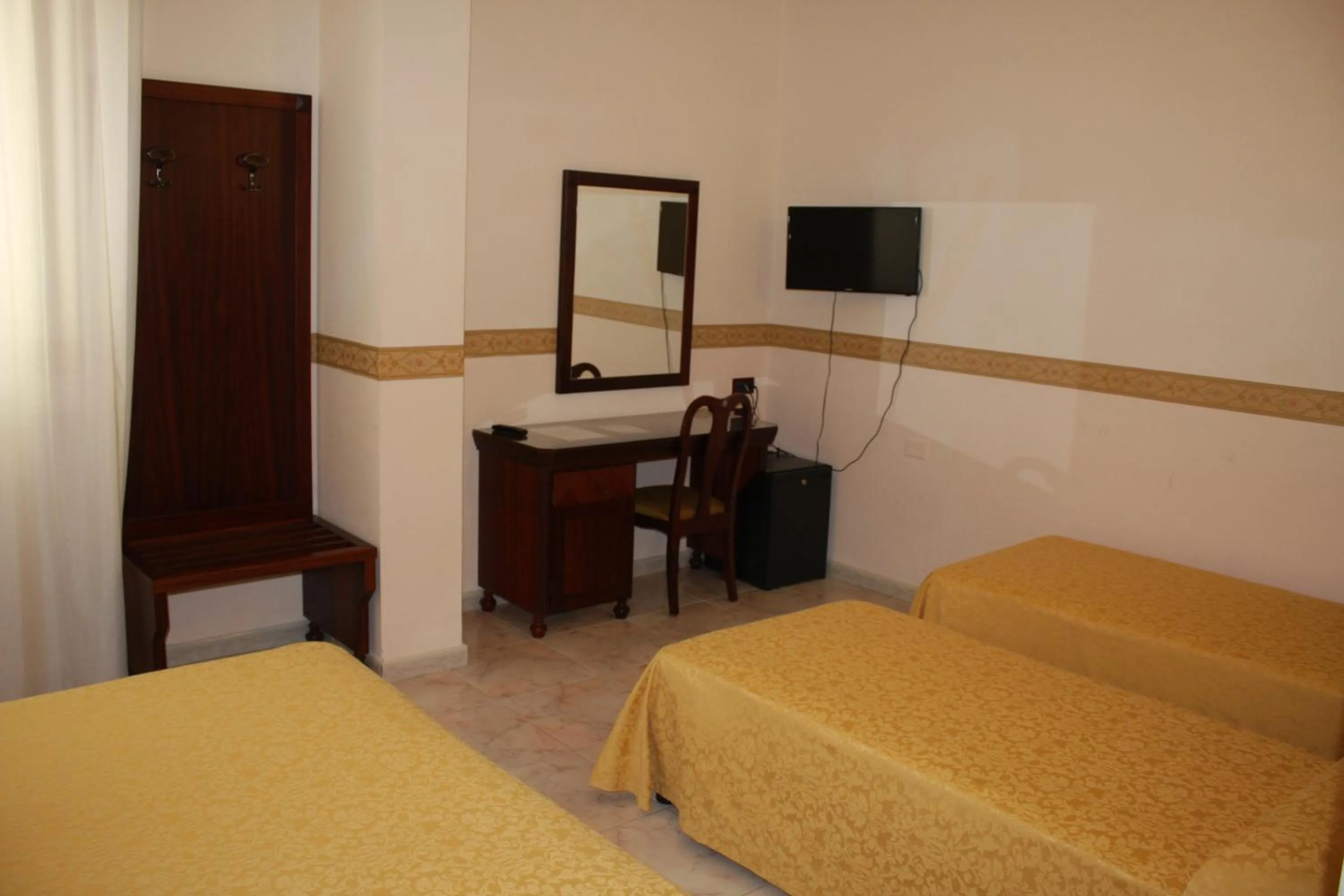 Photo of the whole room, Bed in Grand Hotel degli Angeli