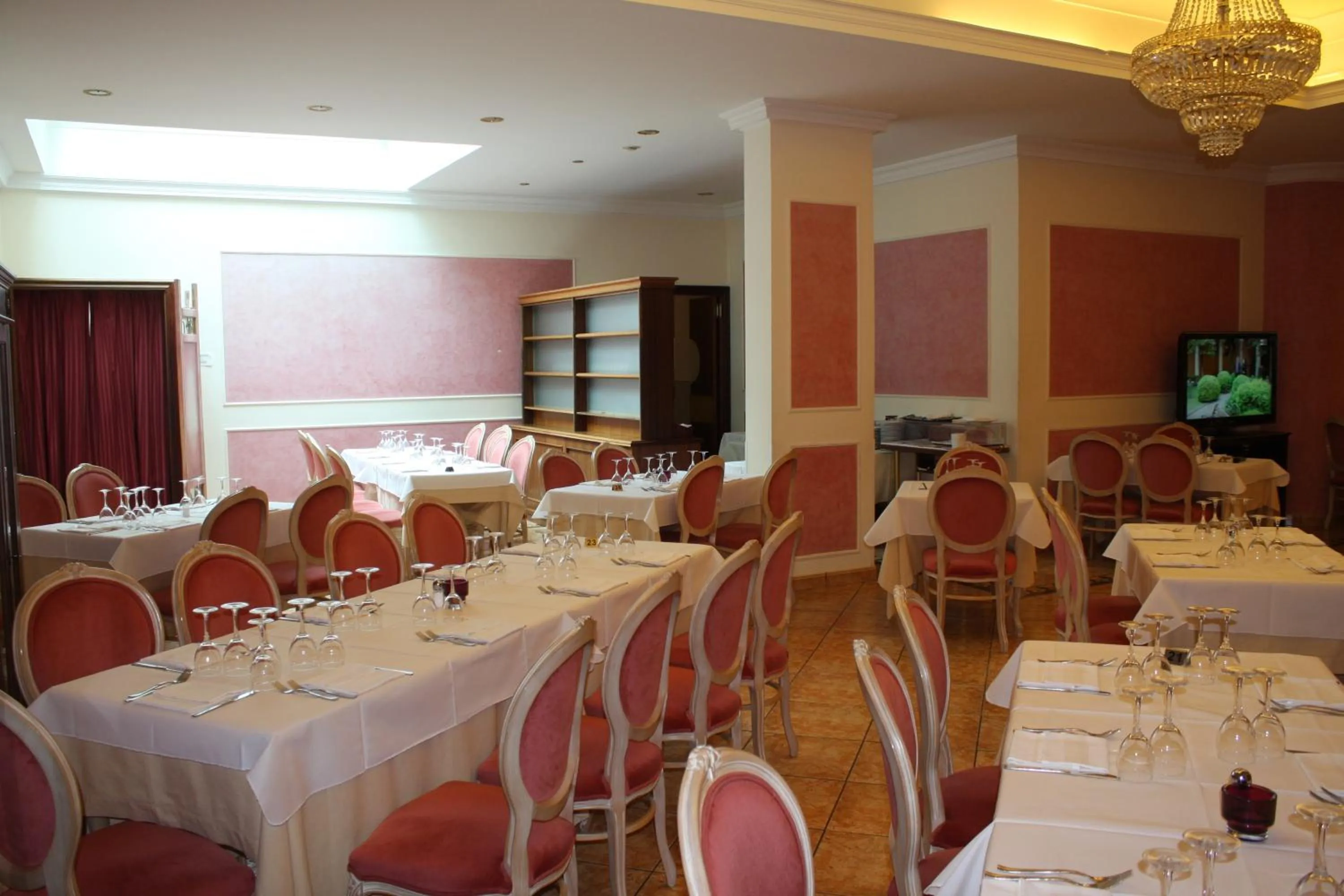 Restaurant/places to eat in Grand Hotel degli Angeli