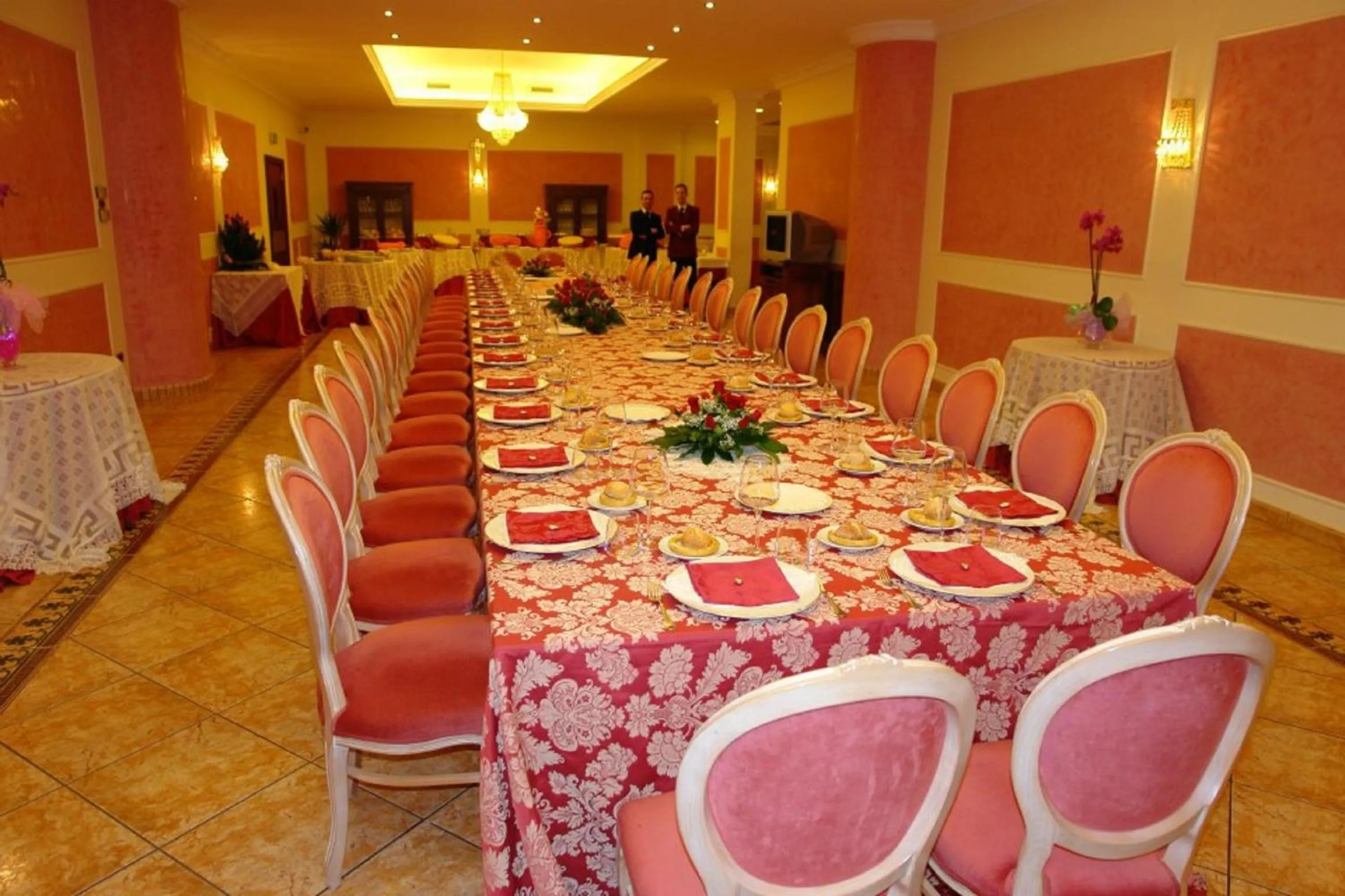 Restaurant/places to eat in Grand Hotel degli Angeli